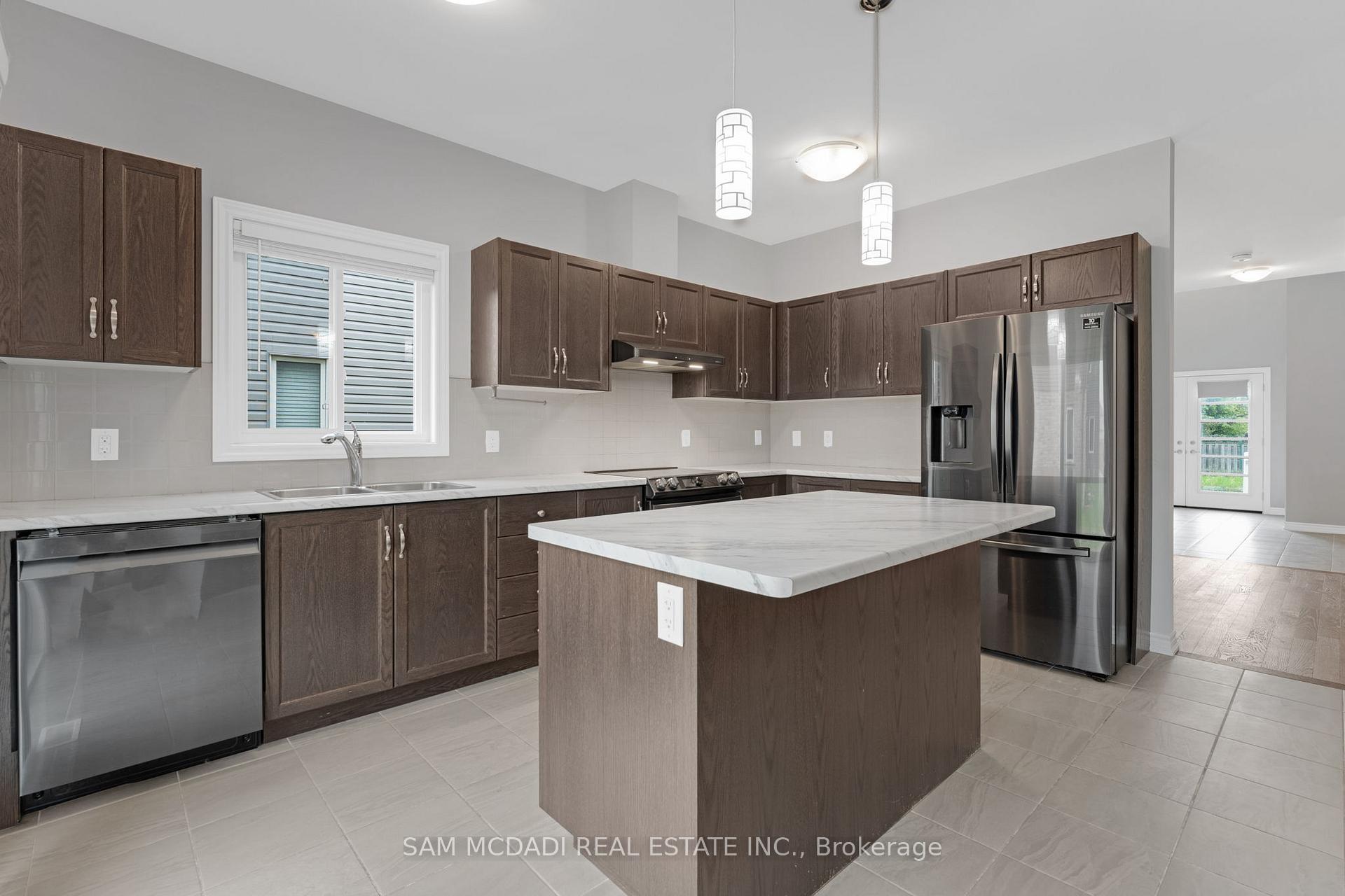 Photo 7 of 94 McCabe Avenue, Welland, Lincoln/Crowland — HOMEH