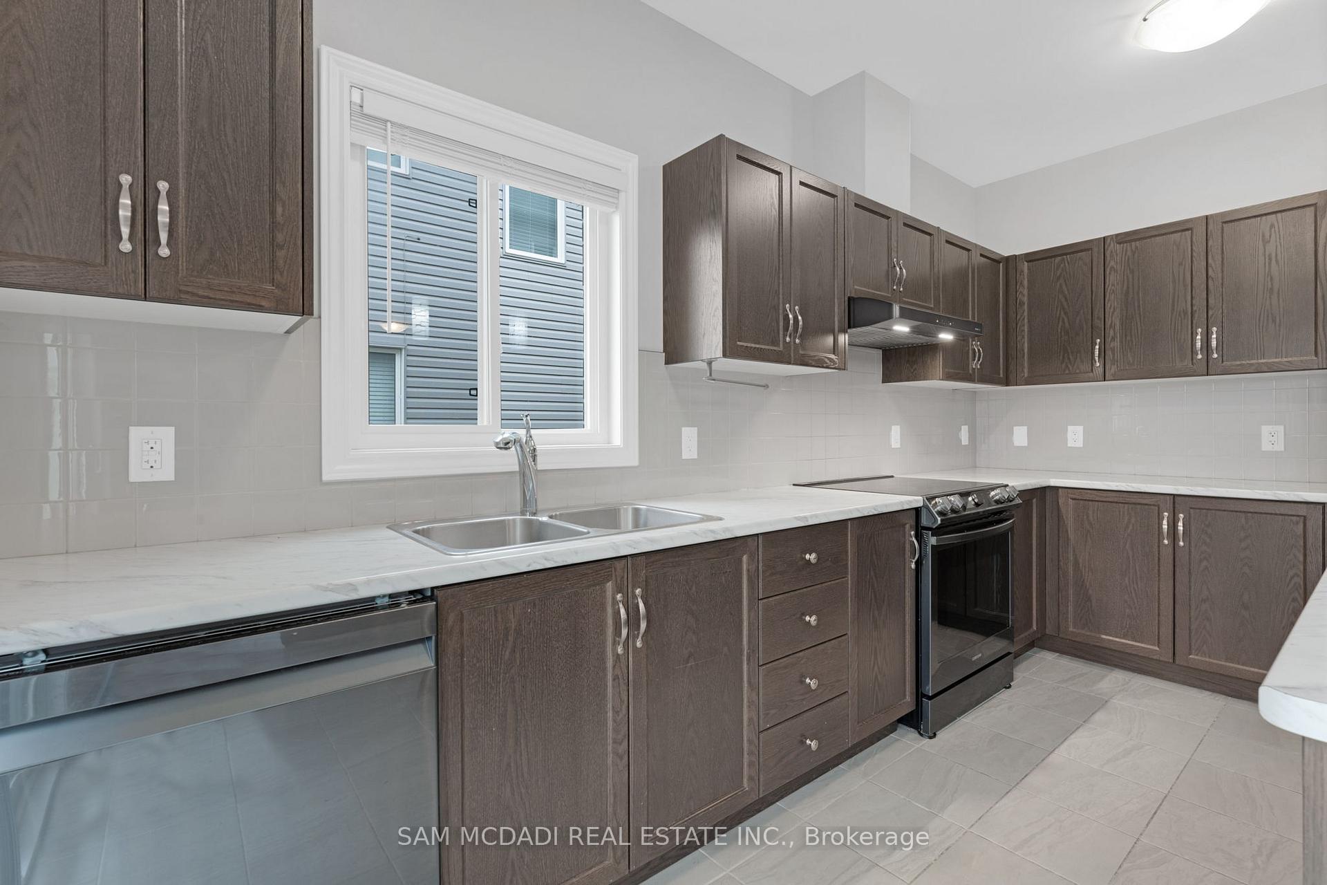 Photo 8 of 94 McCabe Avenue, Welland, Lincoln/Crowland — HOMEH