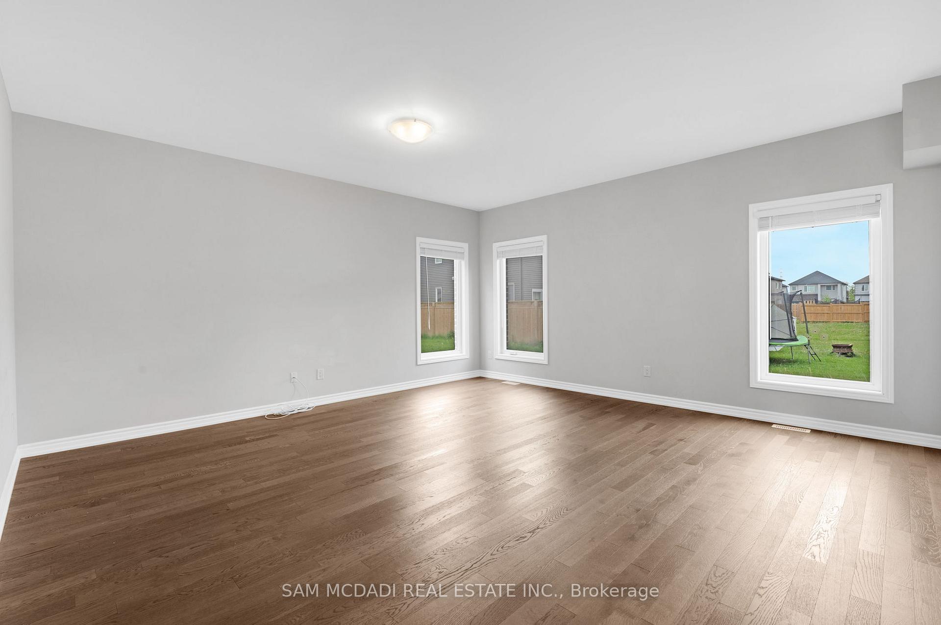 Photo 11 of 94 McCabe Avenue, Welland, Lincoln/Crowland — HOMEH
