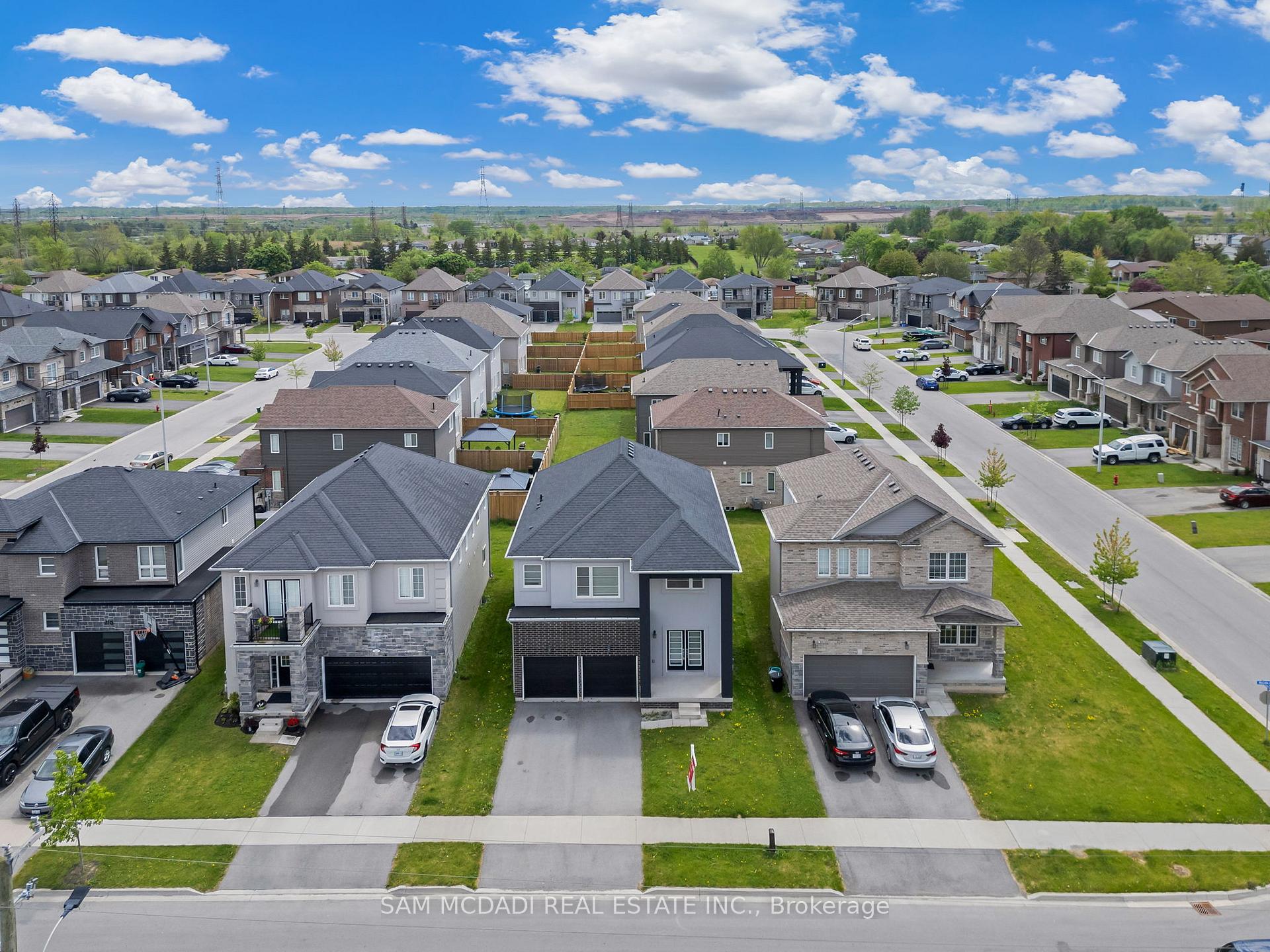 Photo 39 of 94 McCabe Avenue, Welland, Lincoln/Crowland — HOMEH