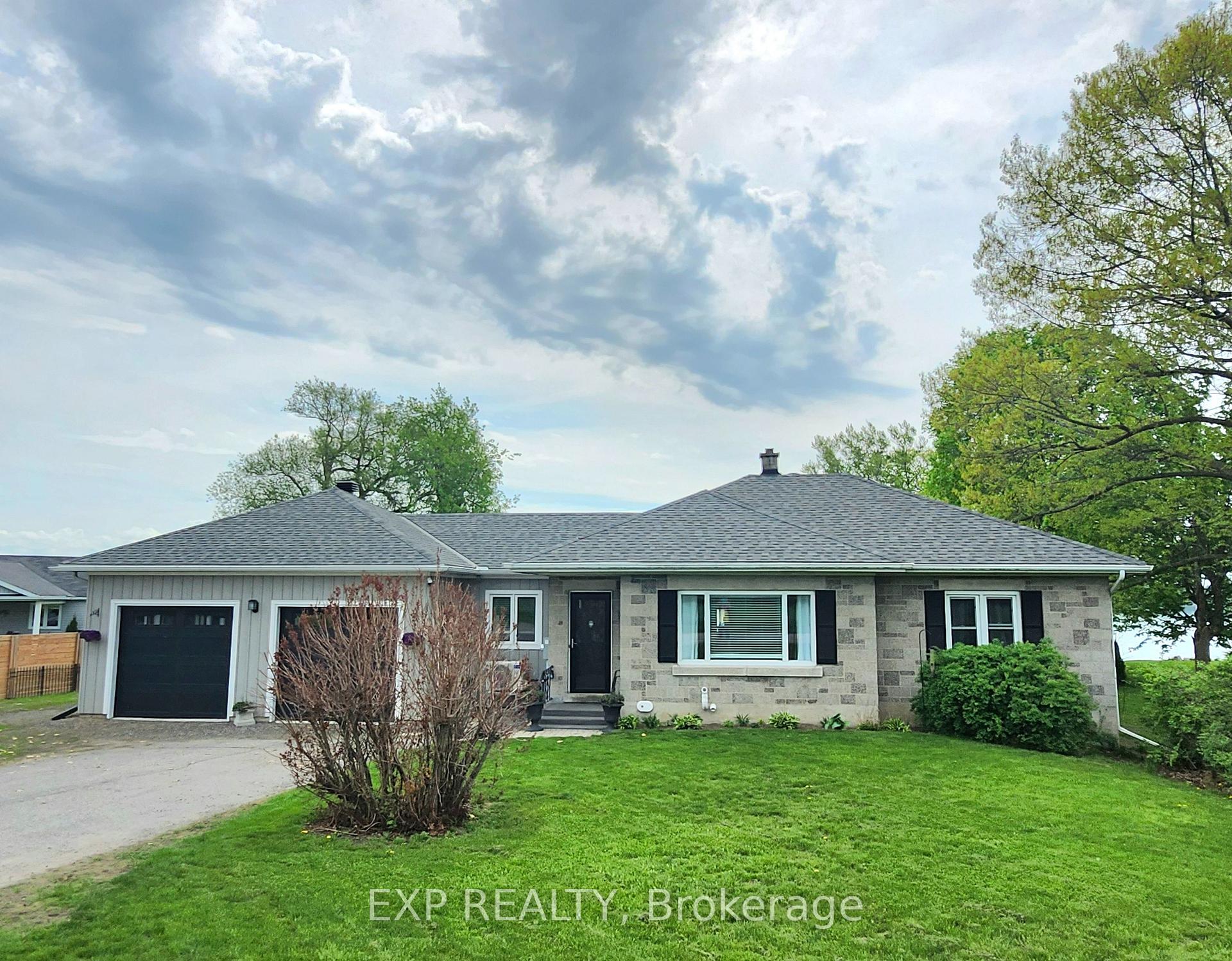 Front of 1433 County Rd 2 W