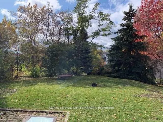 Photo 6 of Unit Room #1, 65 Hickling Trail, Barrie, Grove East — HOMEH