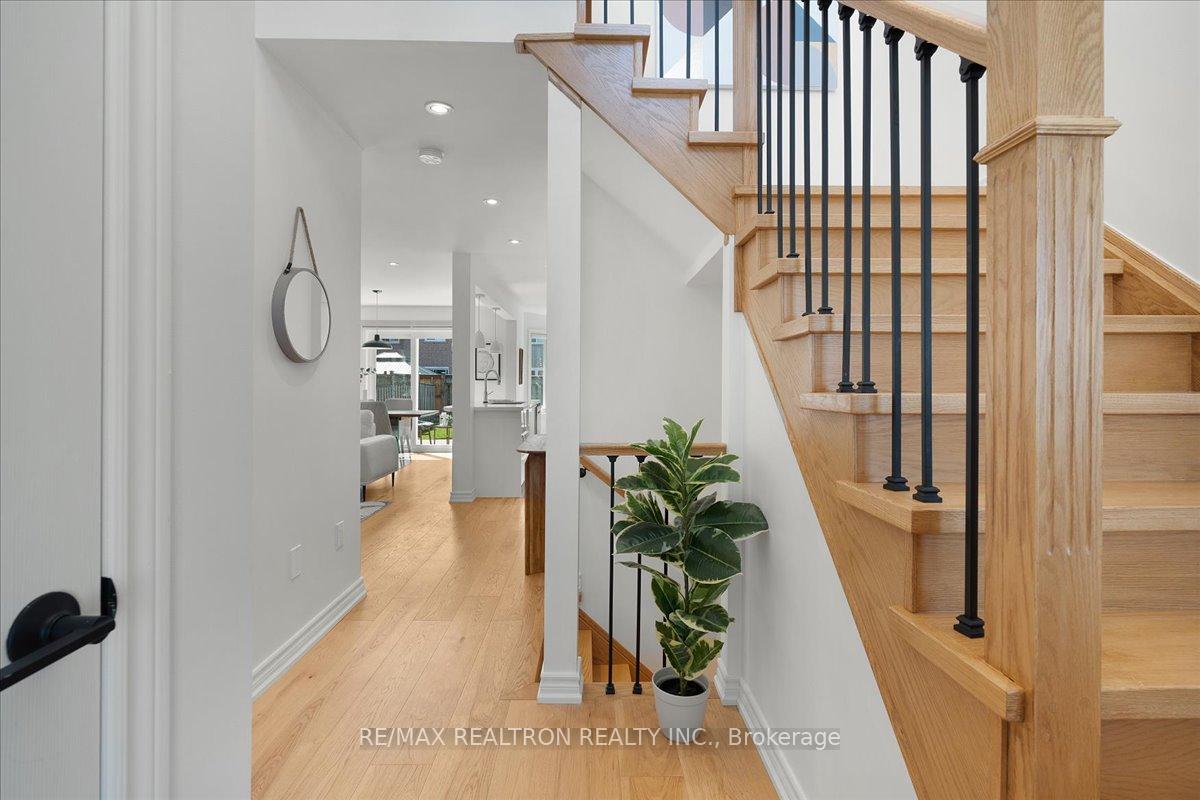 Photo 6 of 176 Hawker Road, Vaughan, Maple — HOMEH