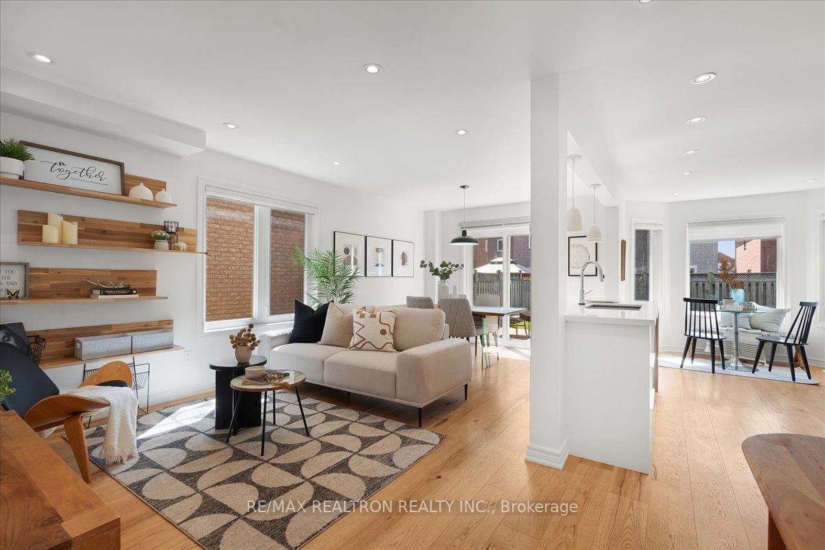 Photo 12 of 176 Hawker Road, Vaughan, Maple — HOMEH