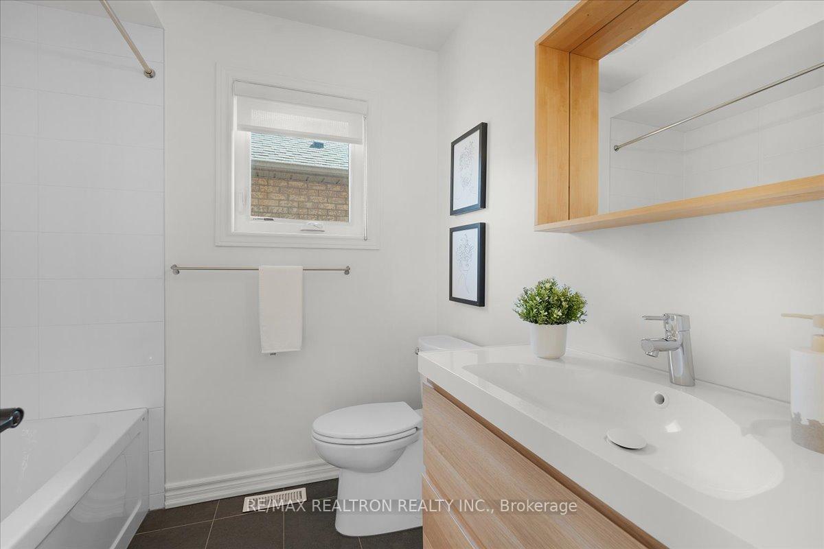 Photo 32 of 176 Hawker Road, Vaughan, Maple — HOMEH