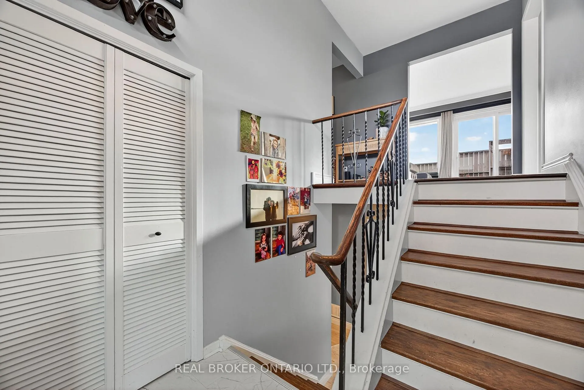 Photo 4 of 7 Varden Crescent, Barrie, Codrington — HOMEH