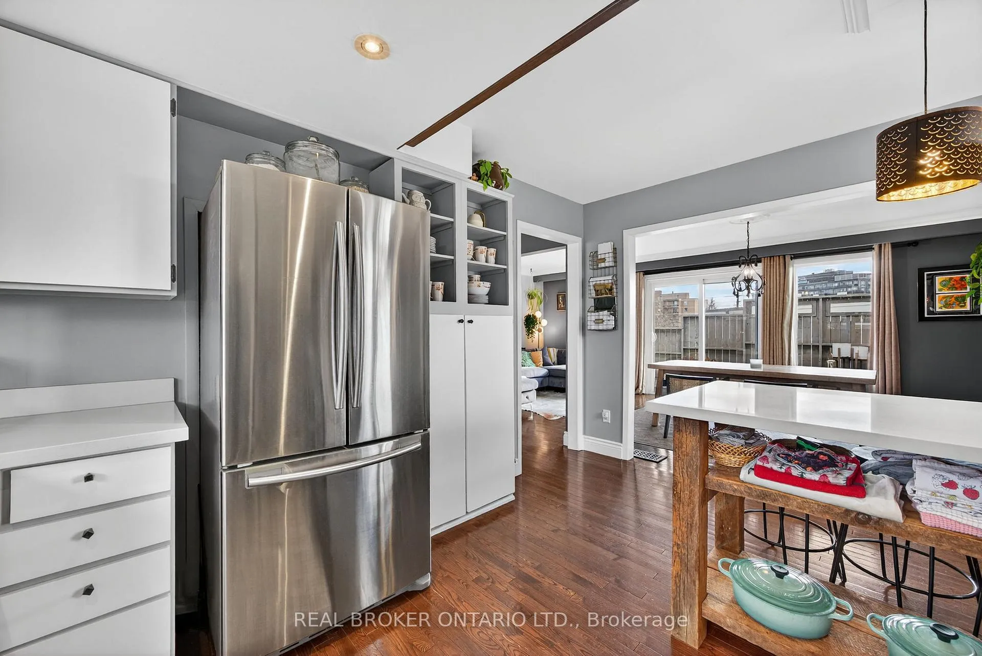 Photo 10 of 7 Varden Crescent, Barrie, Codrington — HOMEH