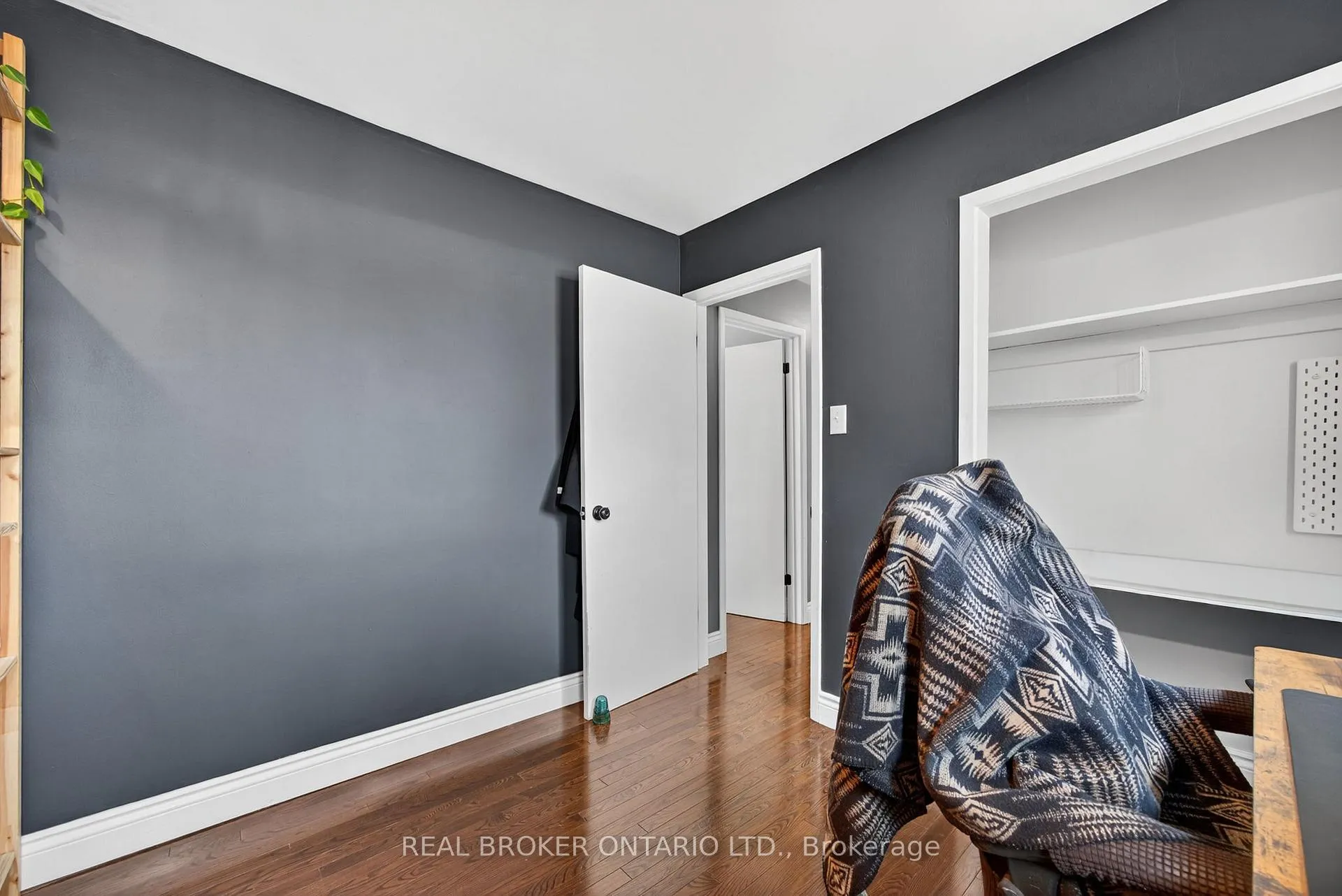 Photo 19 of 7 Varden Crescent, Barrie, Codrington — HOMEH