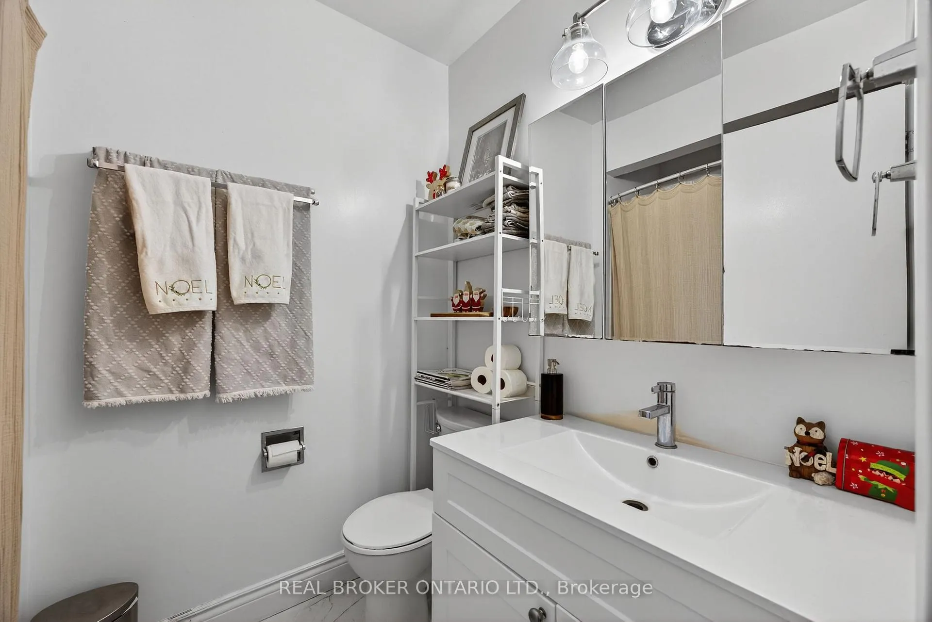Photo 28 of 7 Varden Crescent, Barrie, Codrington — HOMEH
