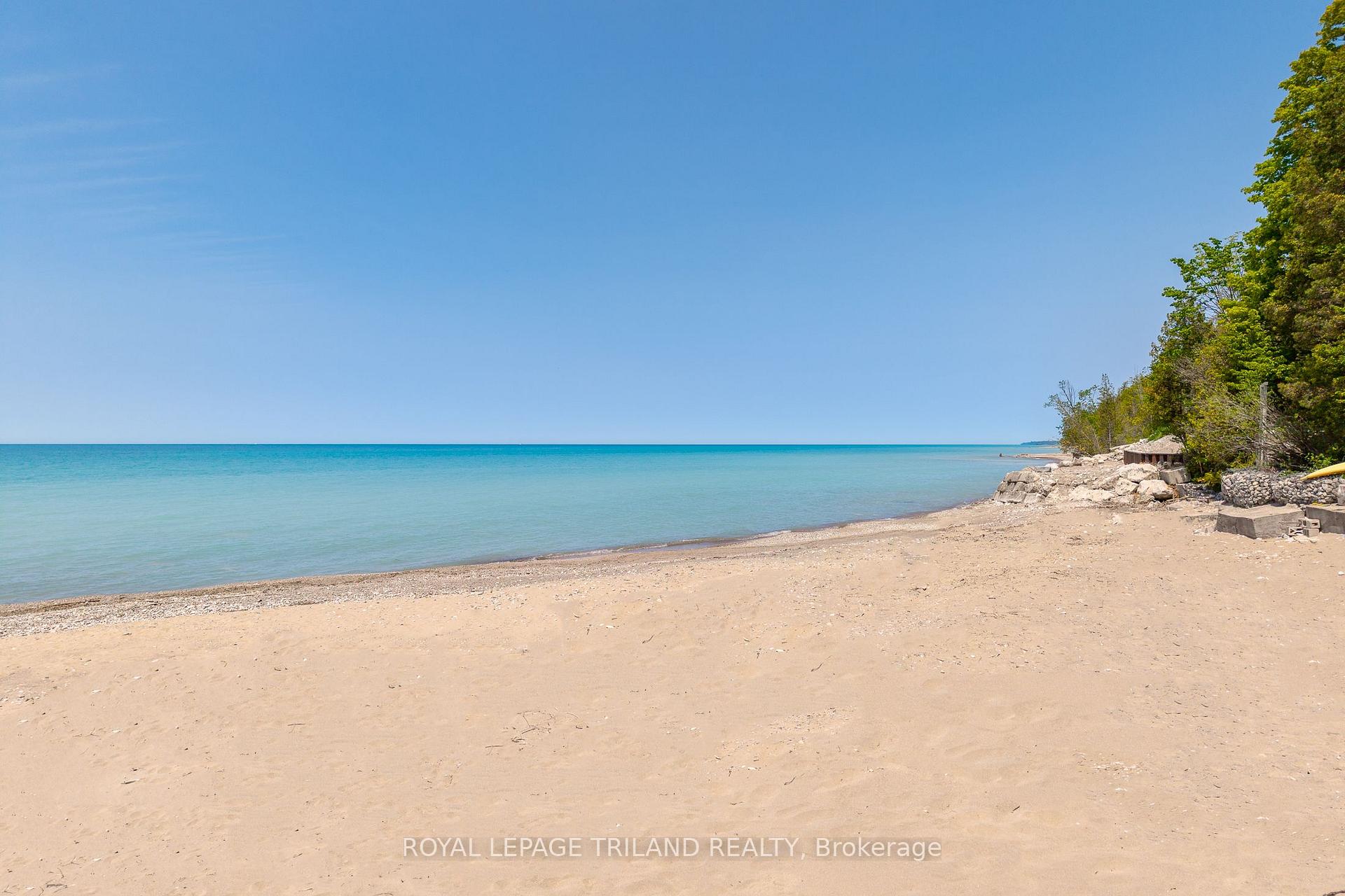 Photo 11 of 75331 Glitter Bay Crescent, Bluewater, Stanley — HOMEH