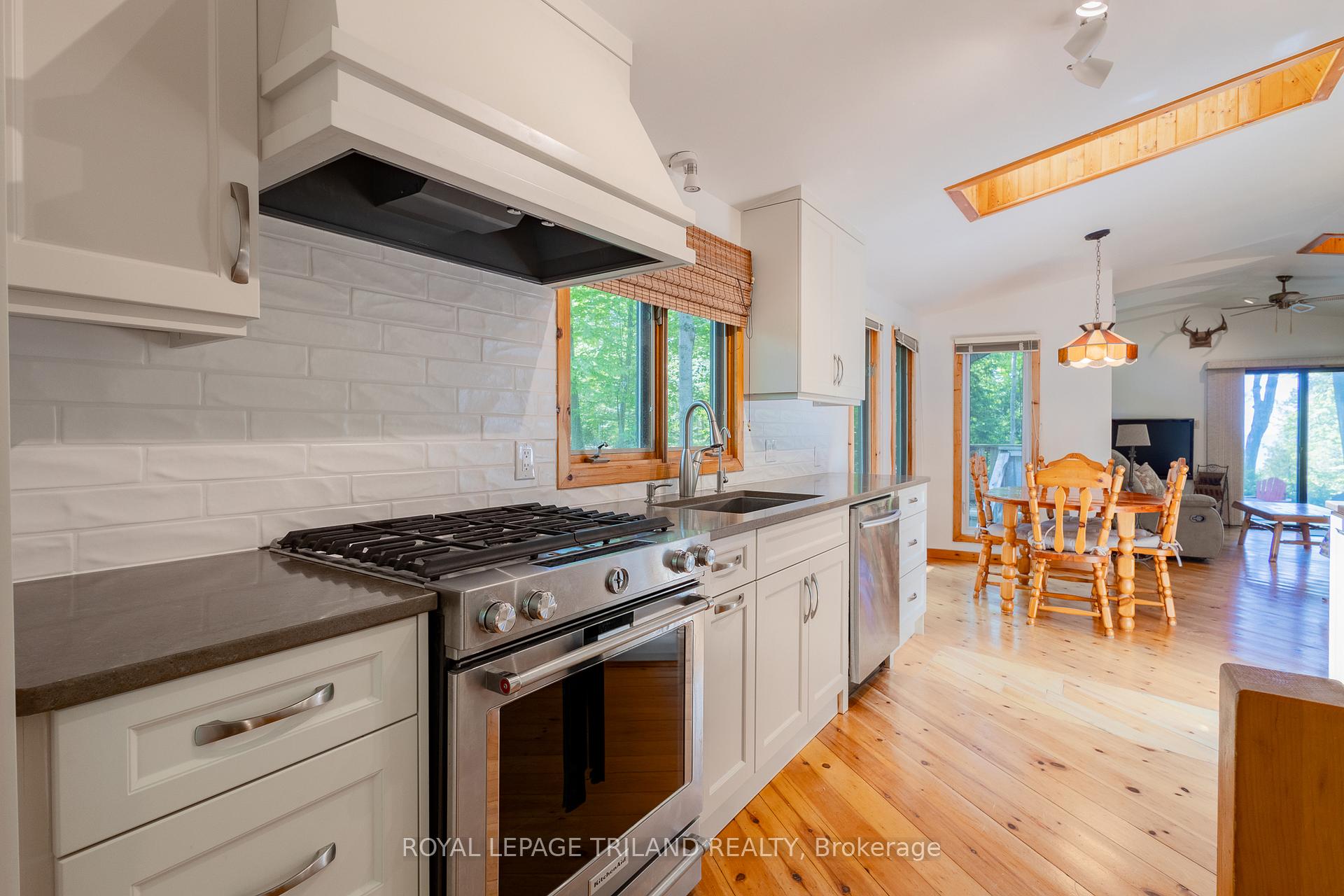 Photo 16 of 75331 Glitter Bay Crescent, Bluewater, Stanley — HOMEH