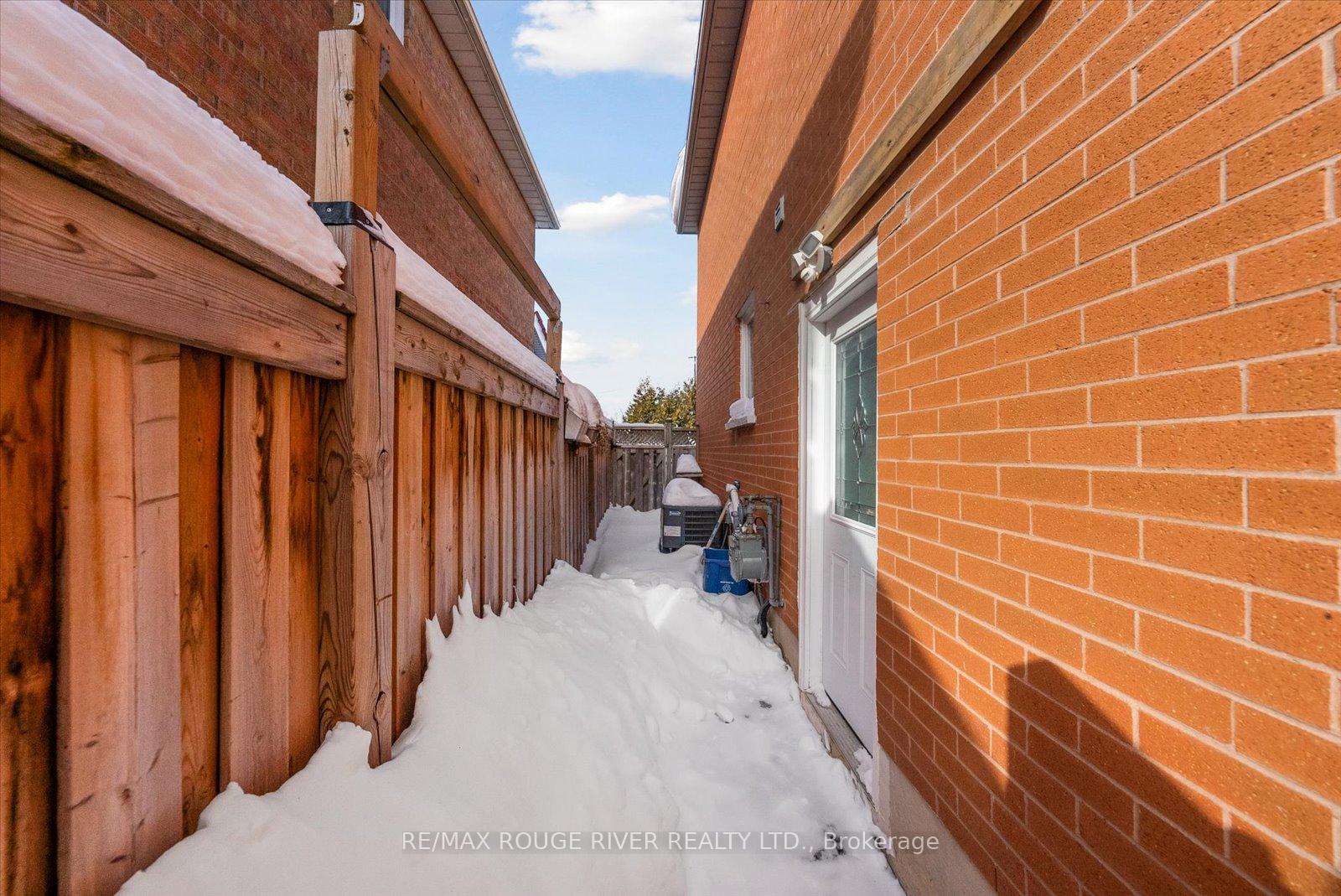 Photo 4 of Unit Bsmt, 36 Eldridge Place, Whitby, Pringle Creek — HOMEH