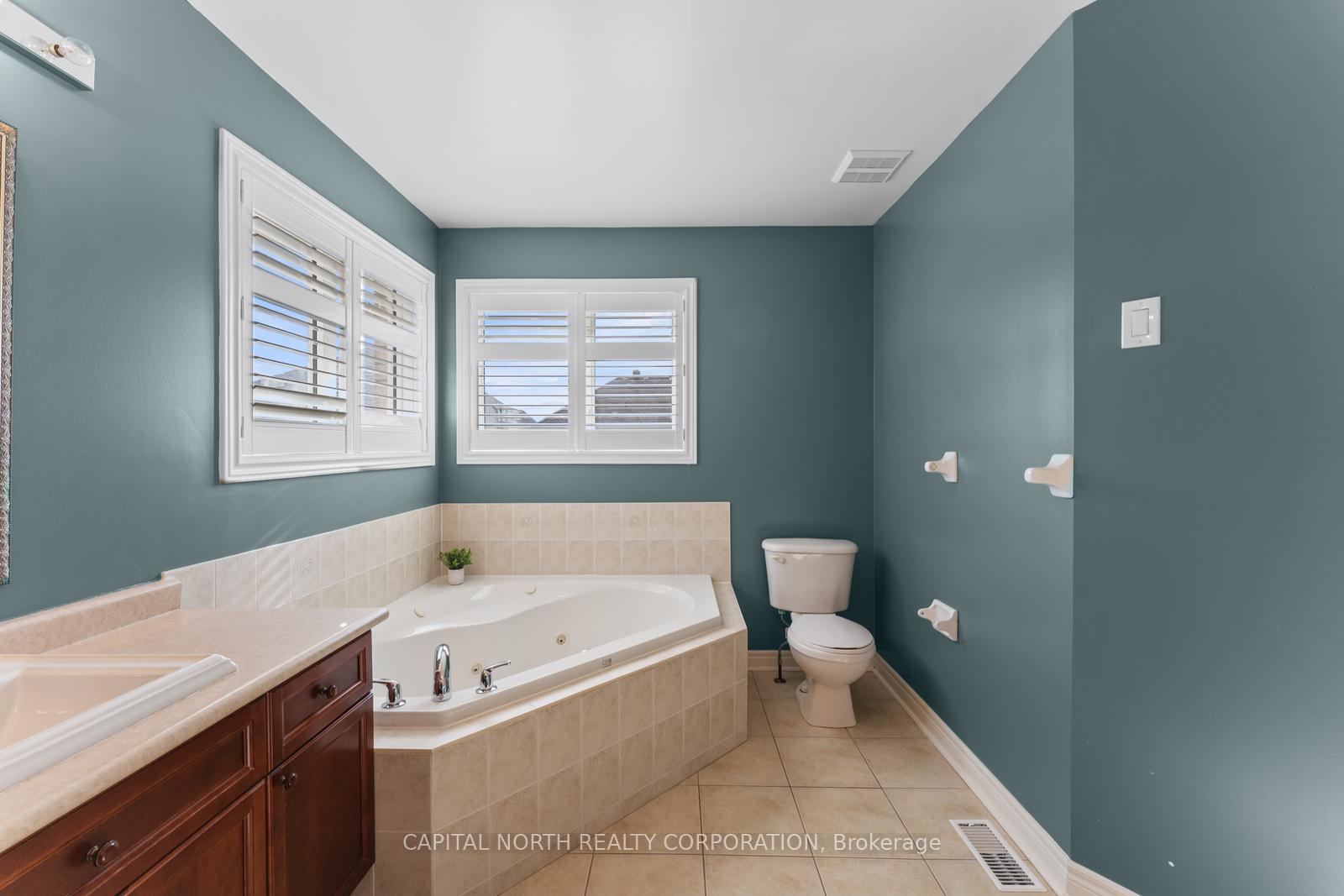 Photo 24 of 598 Fossil Hill Road, Vaughan, Vellore Village — HOMEH