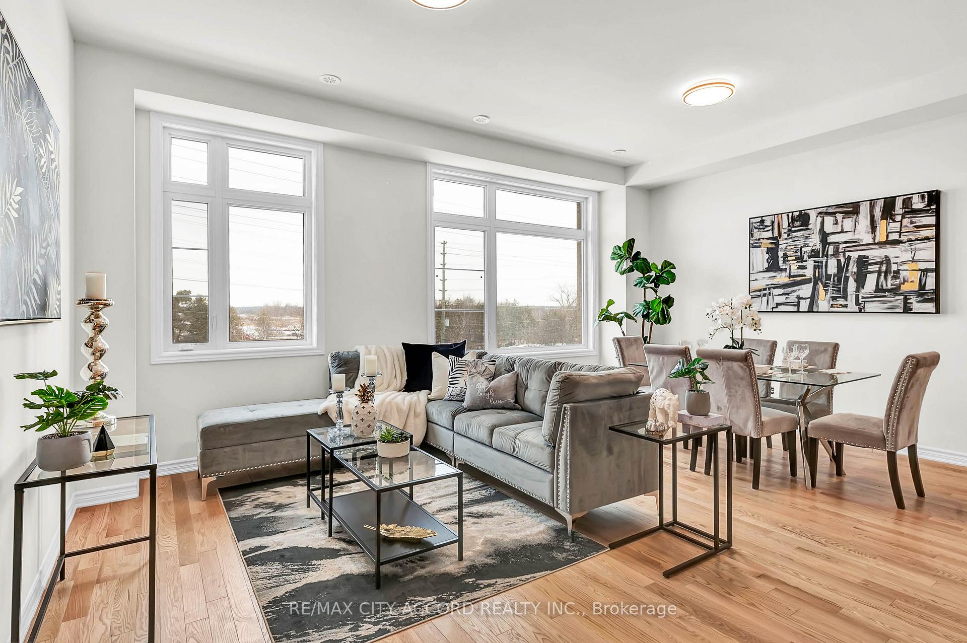 Photo 7 of 87 Inverary Crescent, Vaughan, Elder Mills — HOMEH