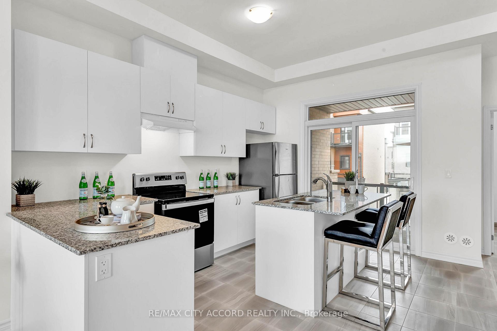 Photo 10 of 87 Inverary Crescent, Vaughan, Elder Mills — HOMEH