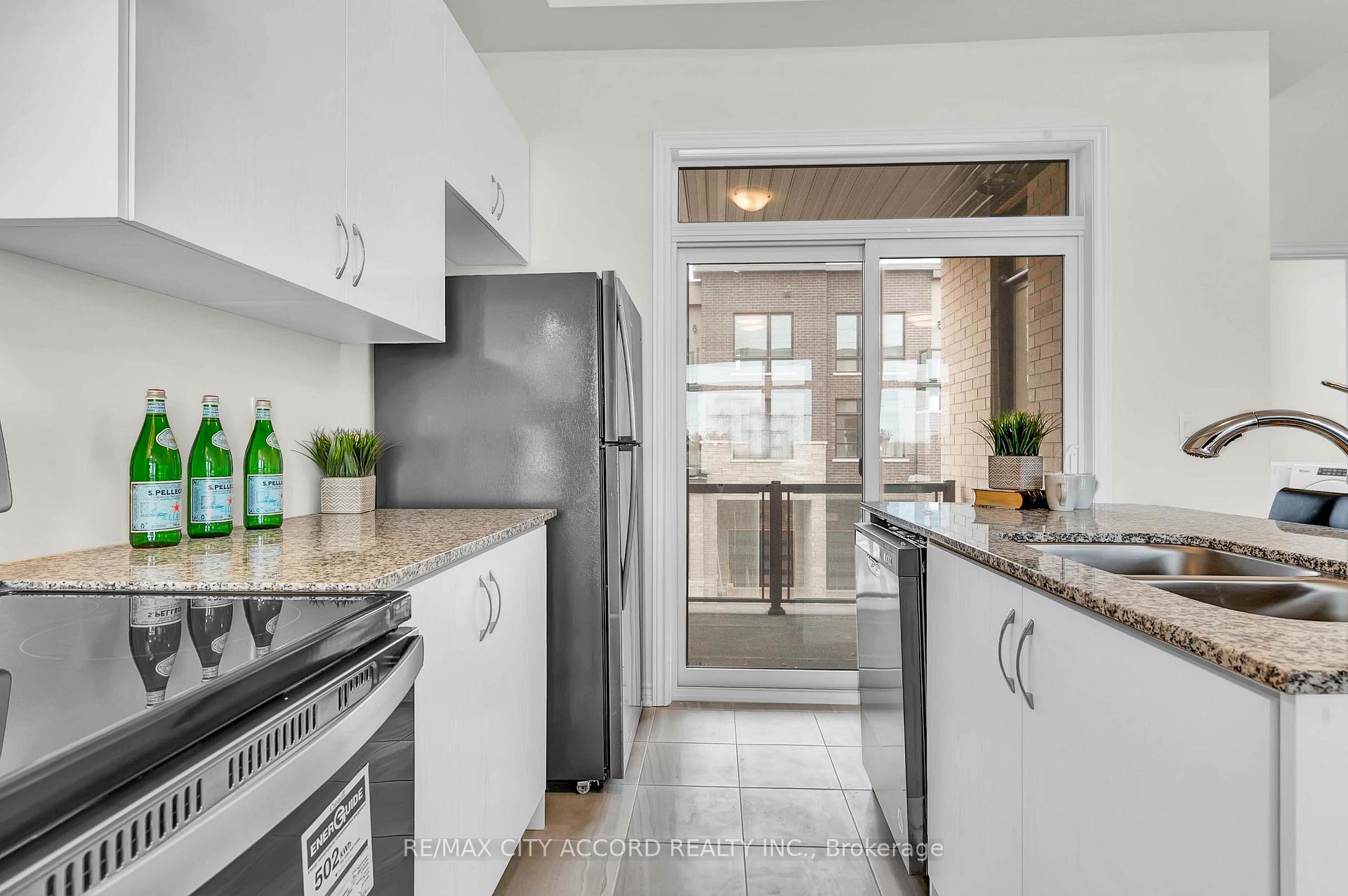 Photo 12 of 87 Inverary Crescent, Vaughan, Elder Mills — HOMEH
