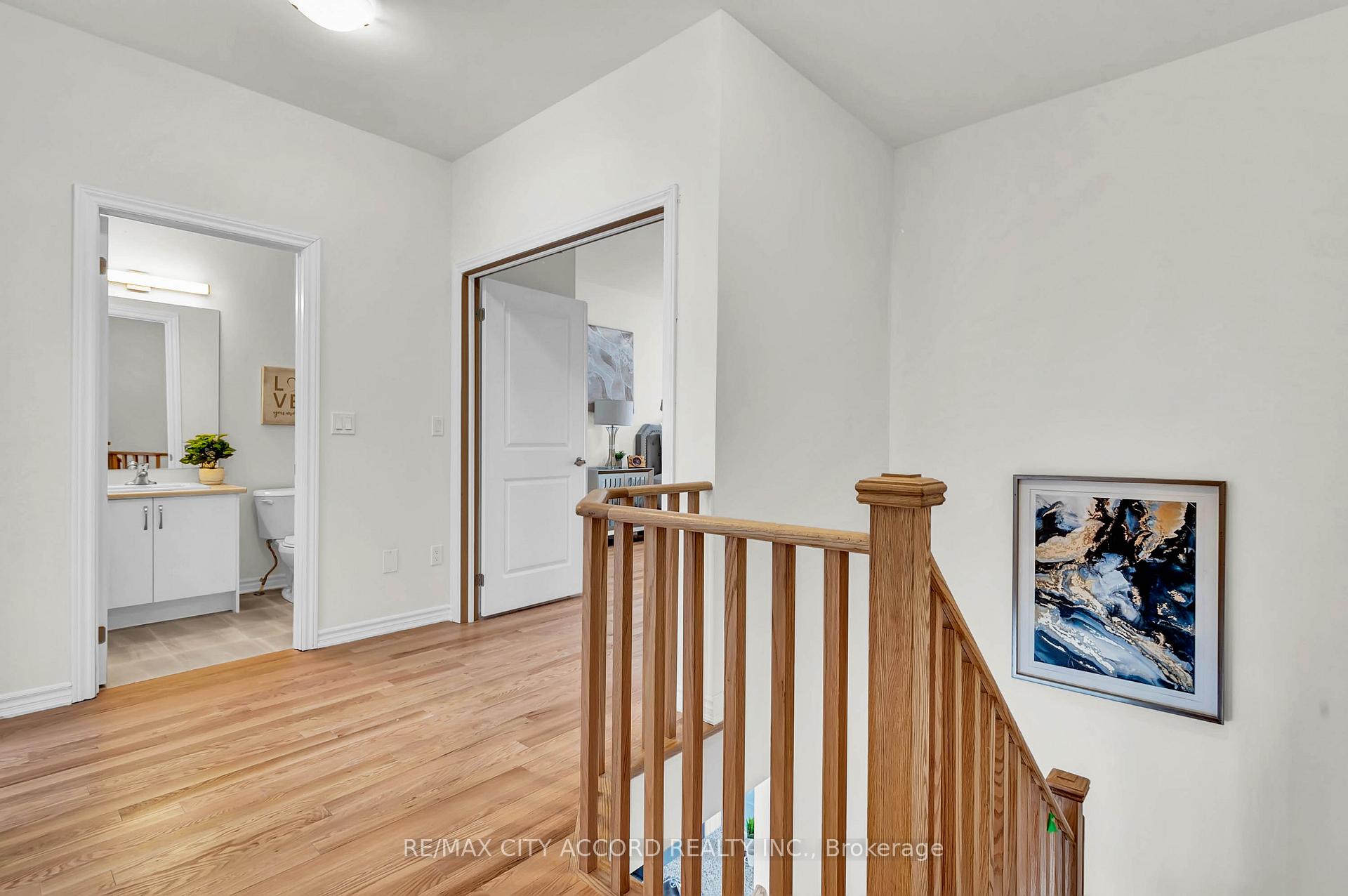 Photo 16 of 87 Inverary Crescent, Vaughan, Elder Mills — HOMEH