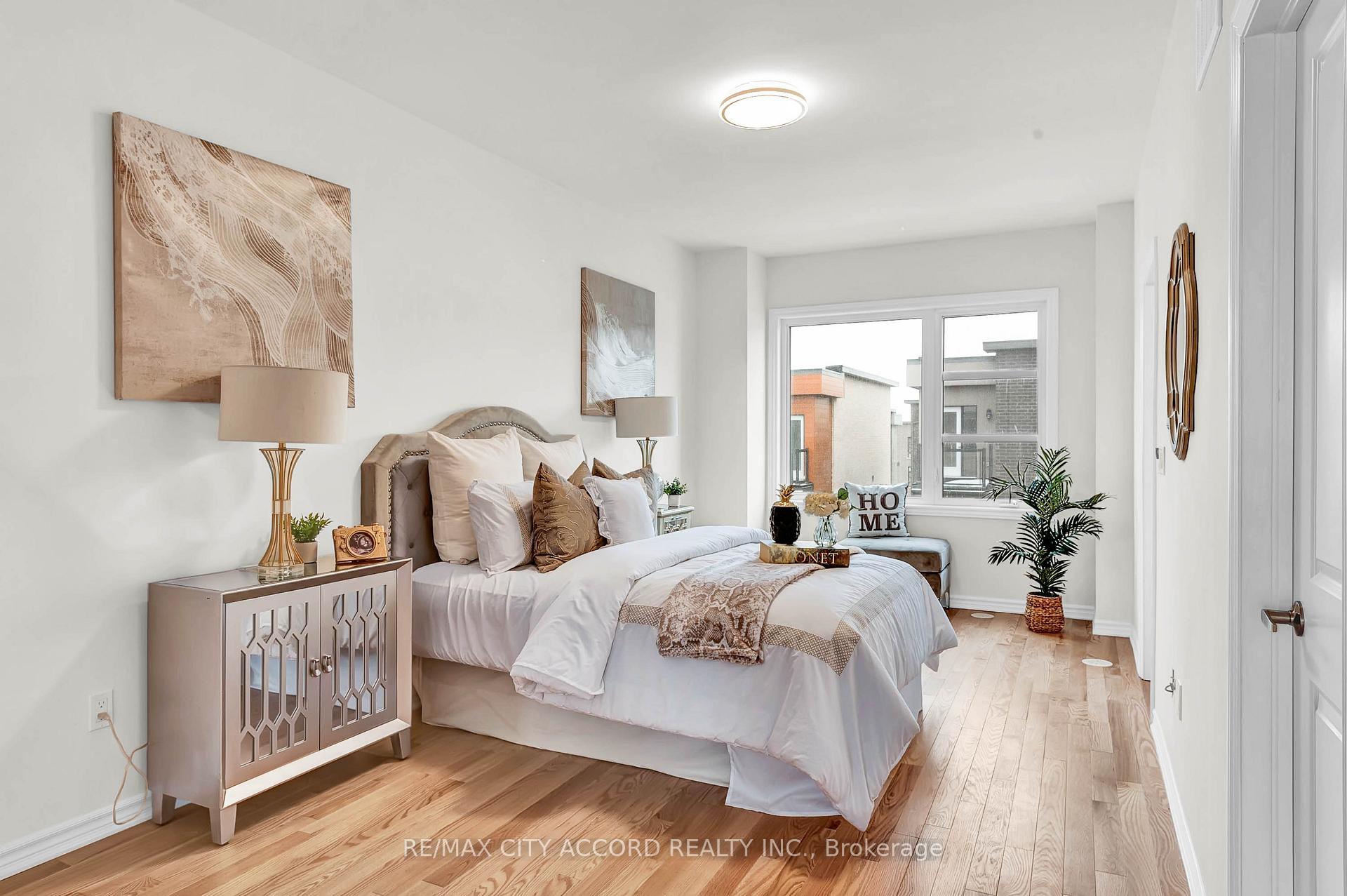 Photo 17 of 87 Inverary Crescent, Vaughan, Elder Mills — HOMEH