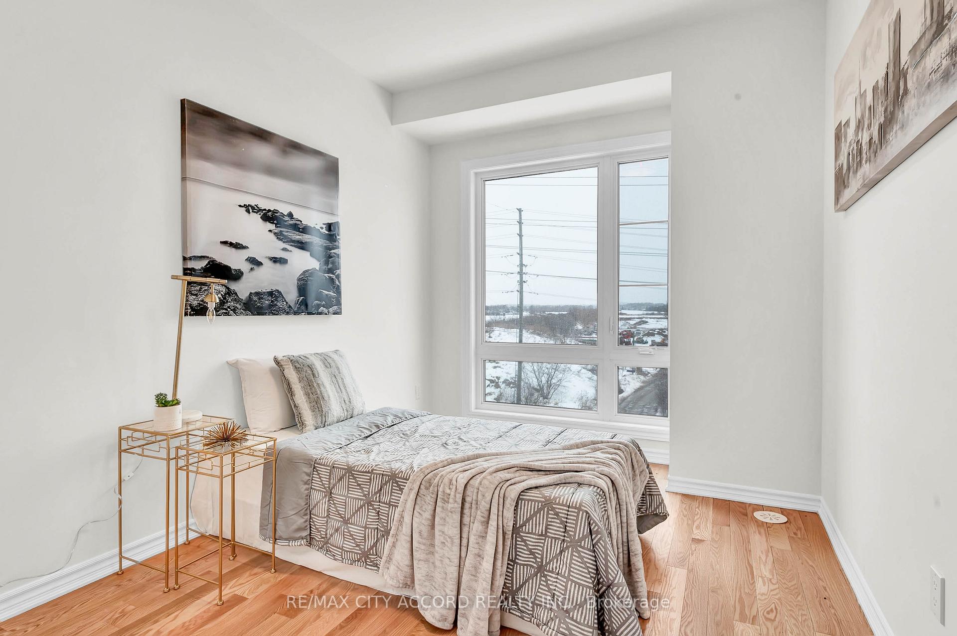 Photo 26 of 87 Inverary Crescent, Vaughan, Elder Mills — HOMEH