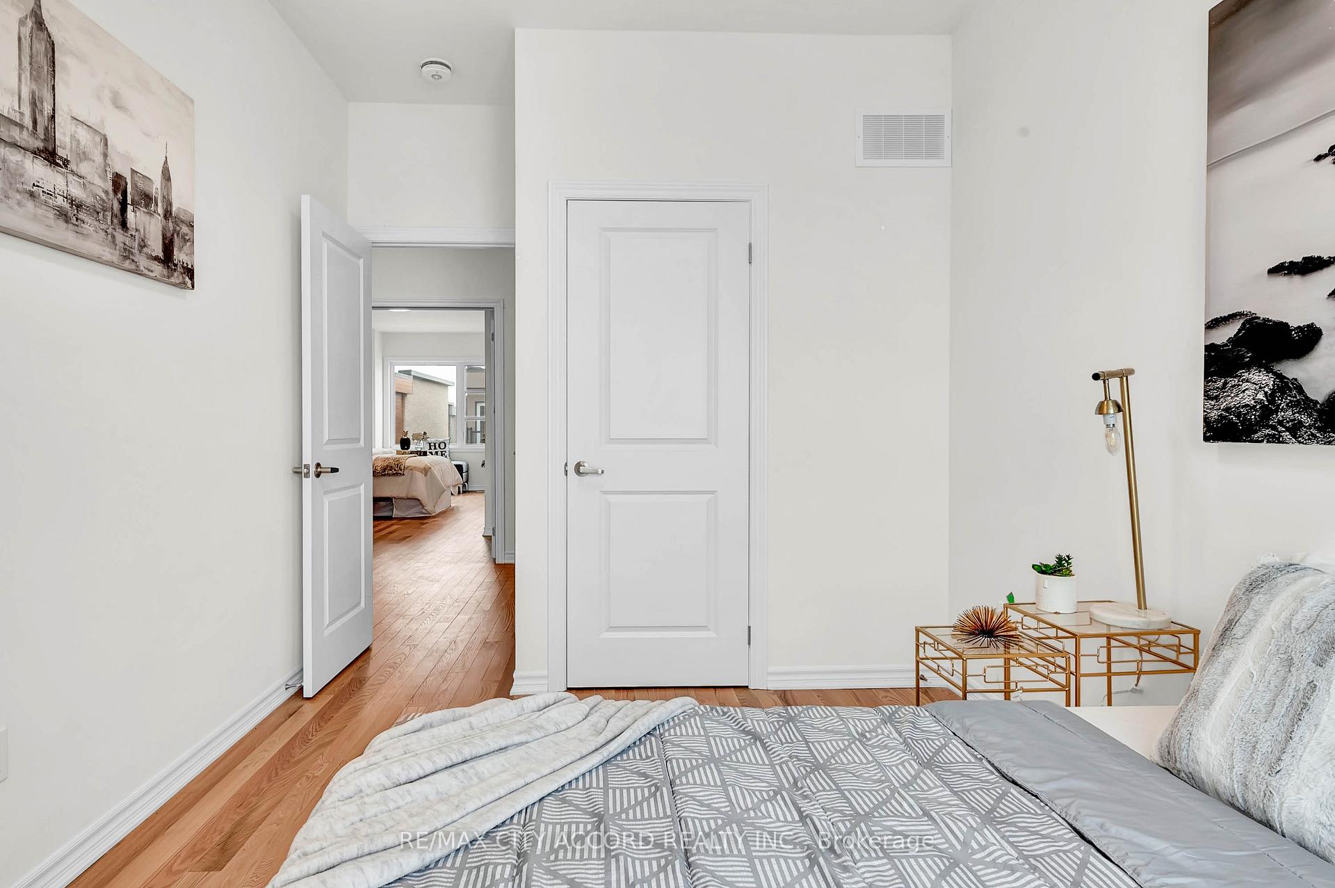 Photo 27 of 87 Inverary Crescent, Vaughan, Elder Mills — HOMEH
