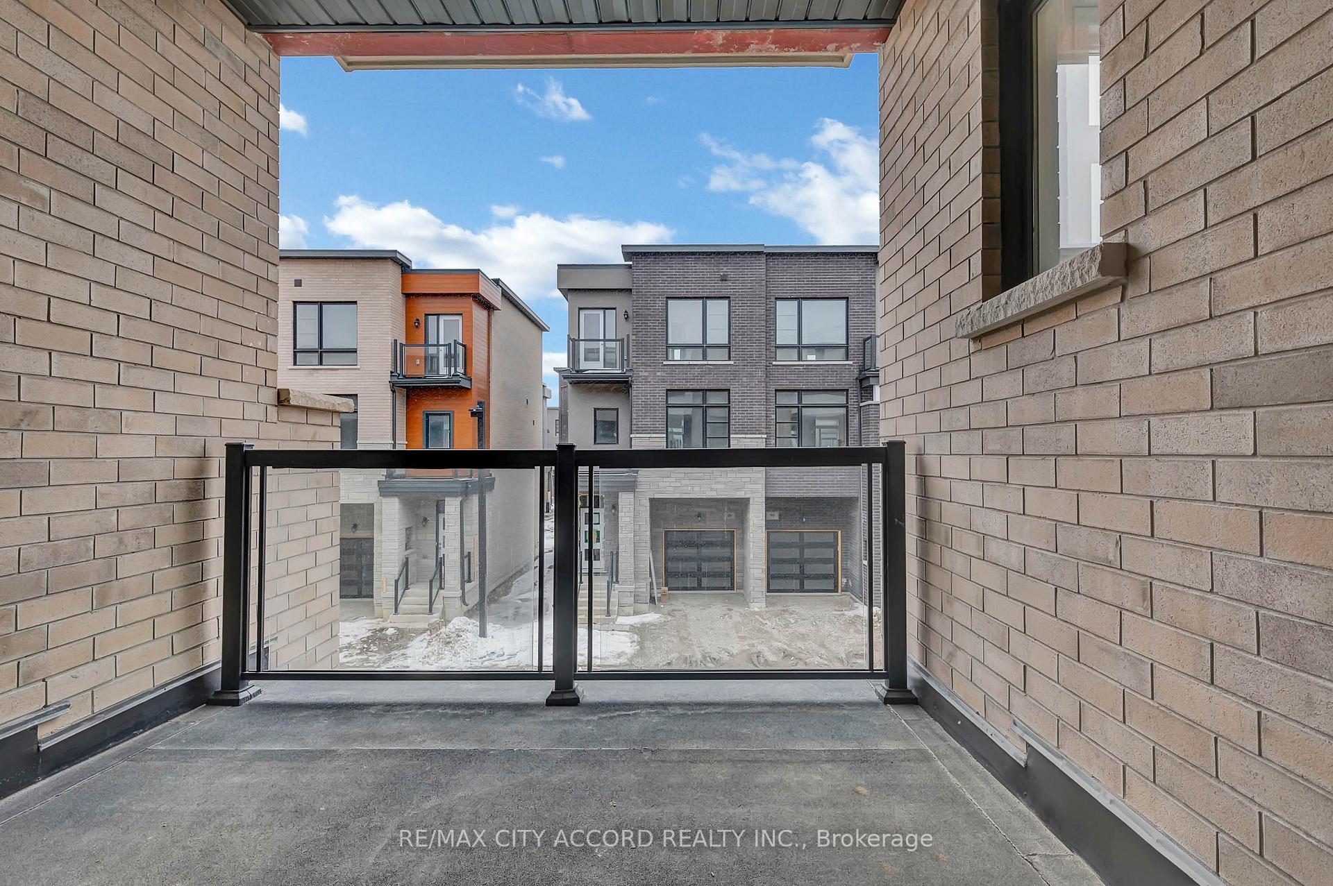 Photo 29 of 87 Inverary Crescent, Vaughan, Elder Mills — HOMEH