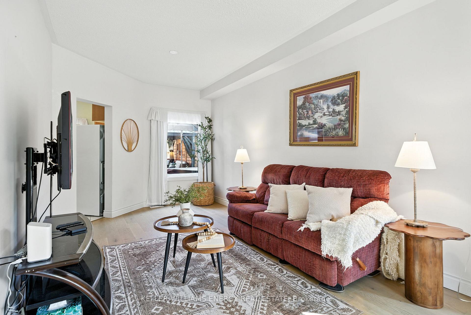 Photo 3 of 14 Bach Avenue, Whitby, Rolling Acres — HOMEH
