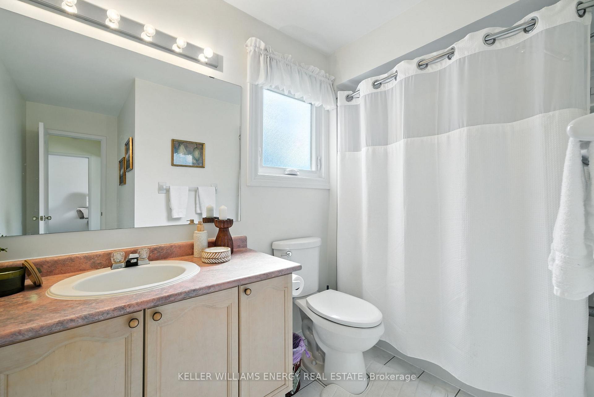 Photo 11 of 14 Bach Avenue, Whitby, Rolling Acres — HOMEH