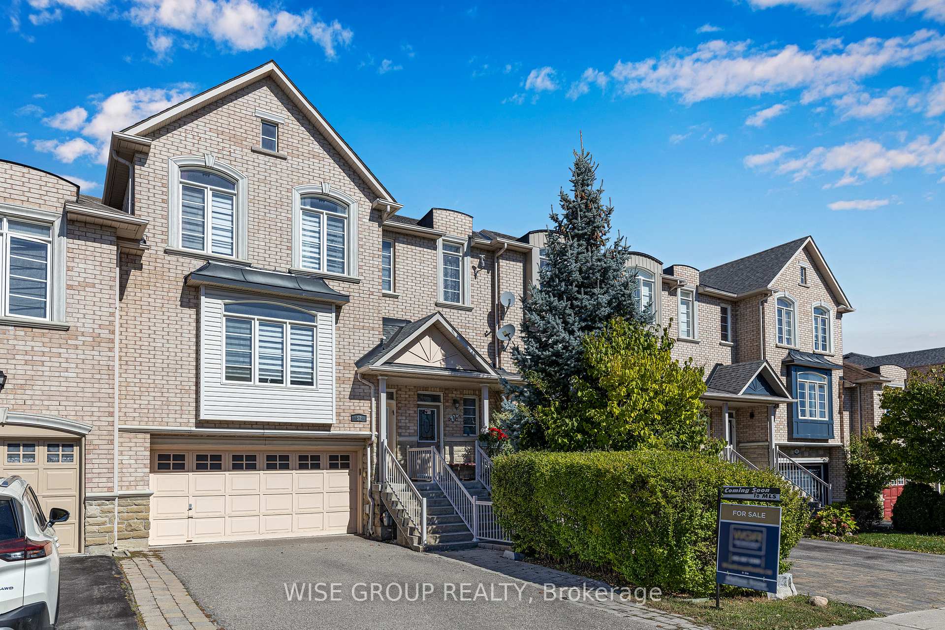 Photo 1 of 52 Mintwood Road, Vaughan, Patterson — HOMEH