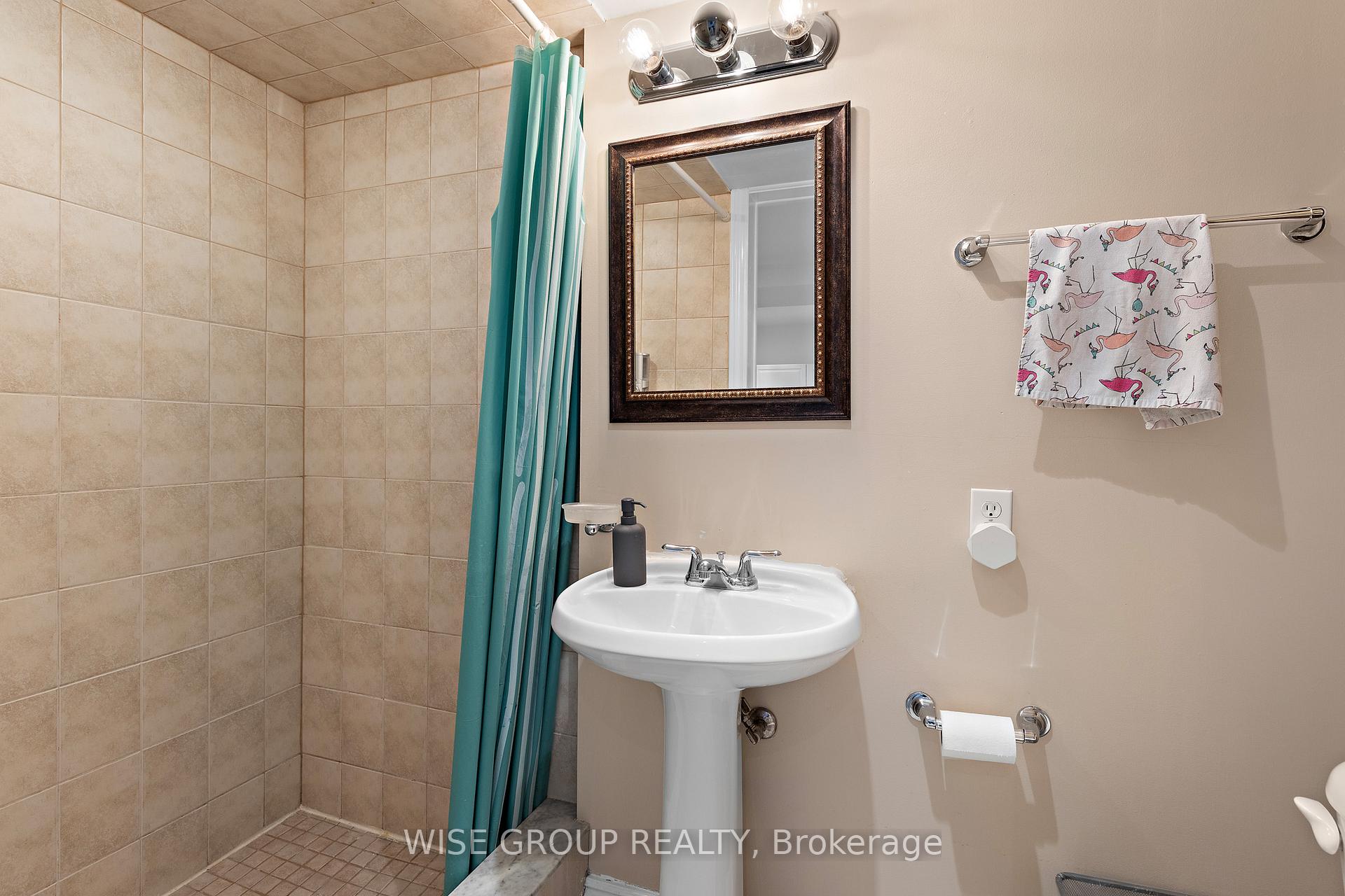 Photo 18 of 52 Mintwood Road, Vaughan, Patterson — HOMEH
