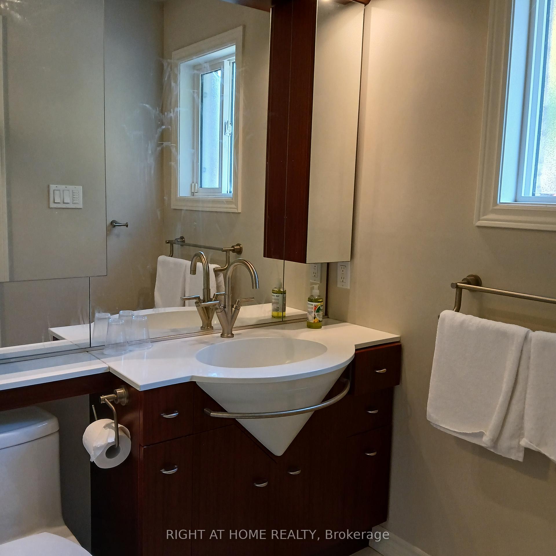 Photo 5 of 61 Patrick Drive, Whitby, Pringle Creek — HOMEH