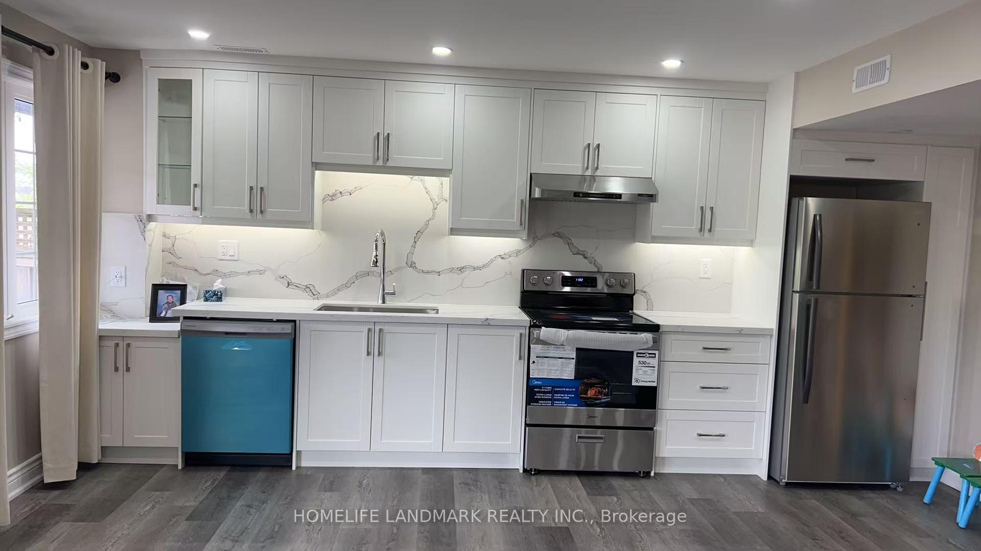 Photo 3 of 122 Santa Amato Crescent, Vaughan, Patterson — HOMEH