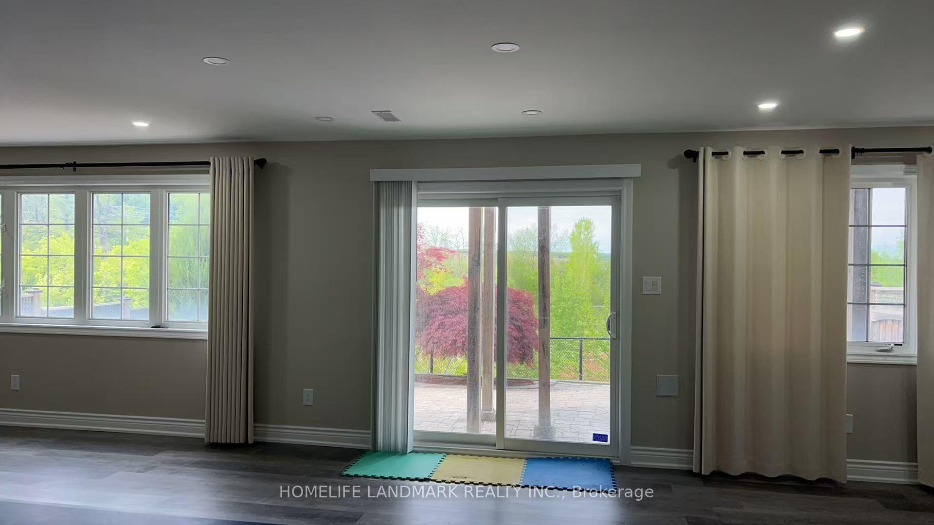 Photo 4 of 122 Santa Amato Crescent, Vaughan, Patterson — HOMEH