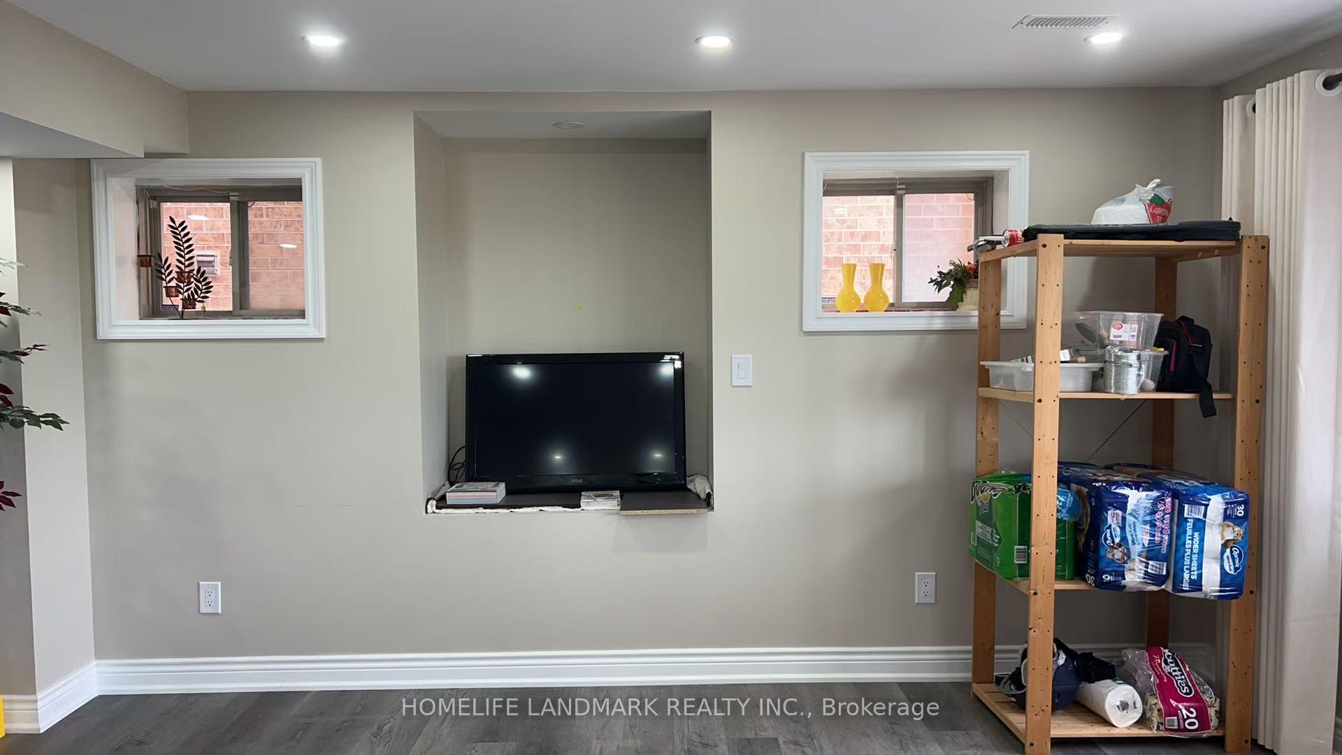 Photo 6 of 122 Santa Amato Crescent, Vaughan, Patterson — HOMEH