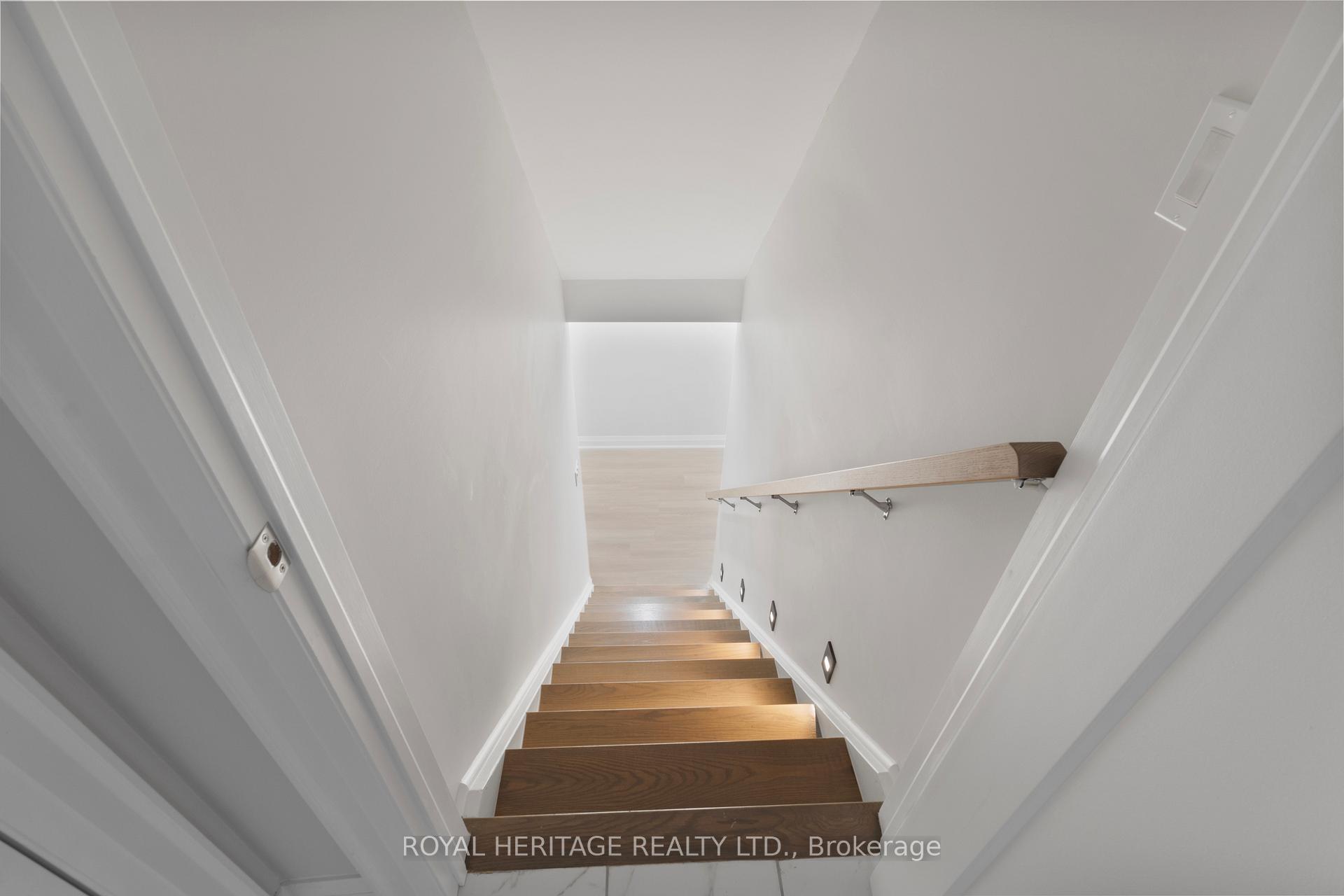 Photo 3 of 69 Pine Gate Place, Whitby, Williamsburg — HOMEH