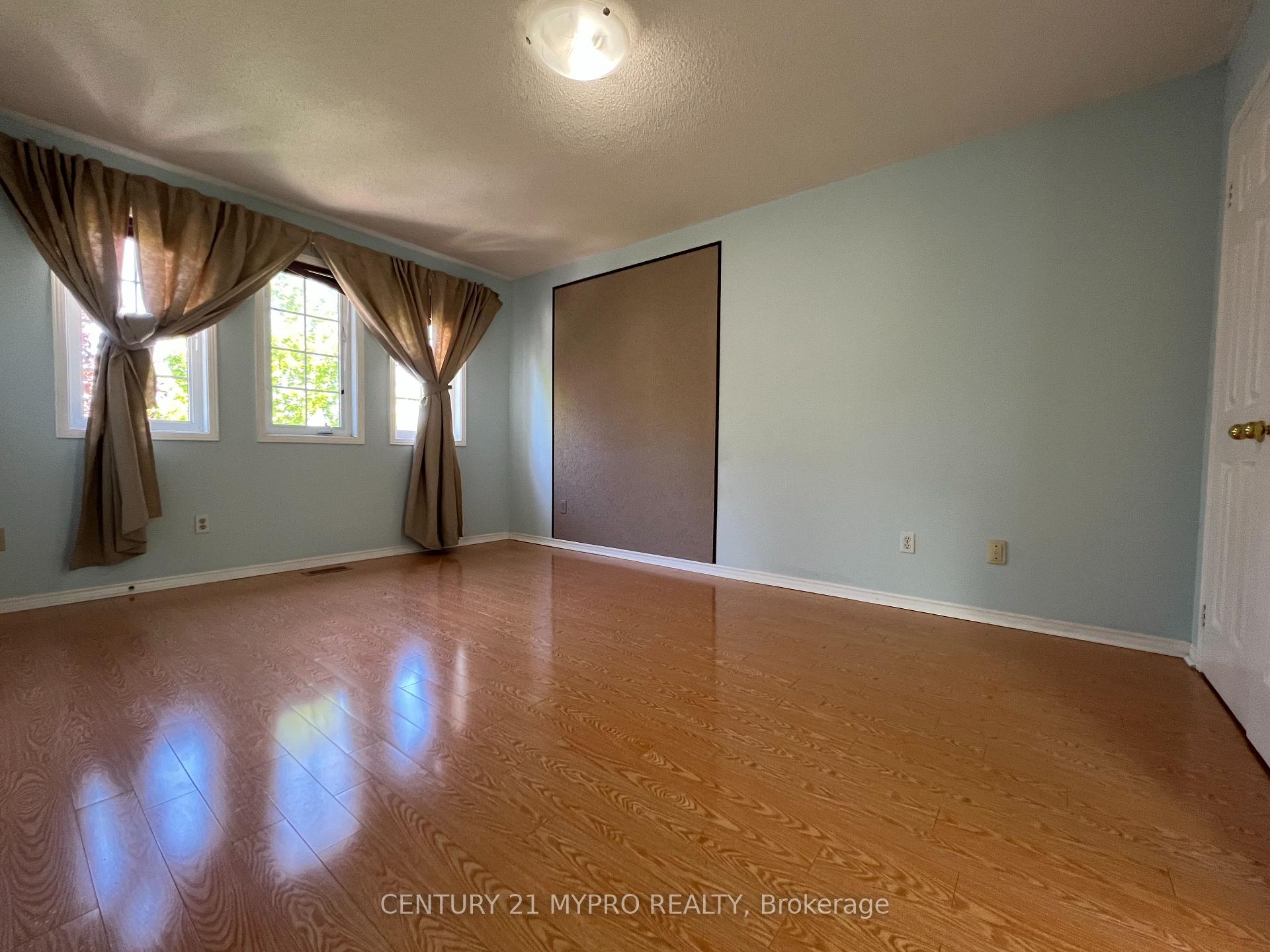 Photo 7 of 202 Yellowood Circle, Vaughan, Patterson — HOMEH