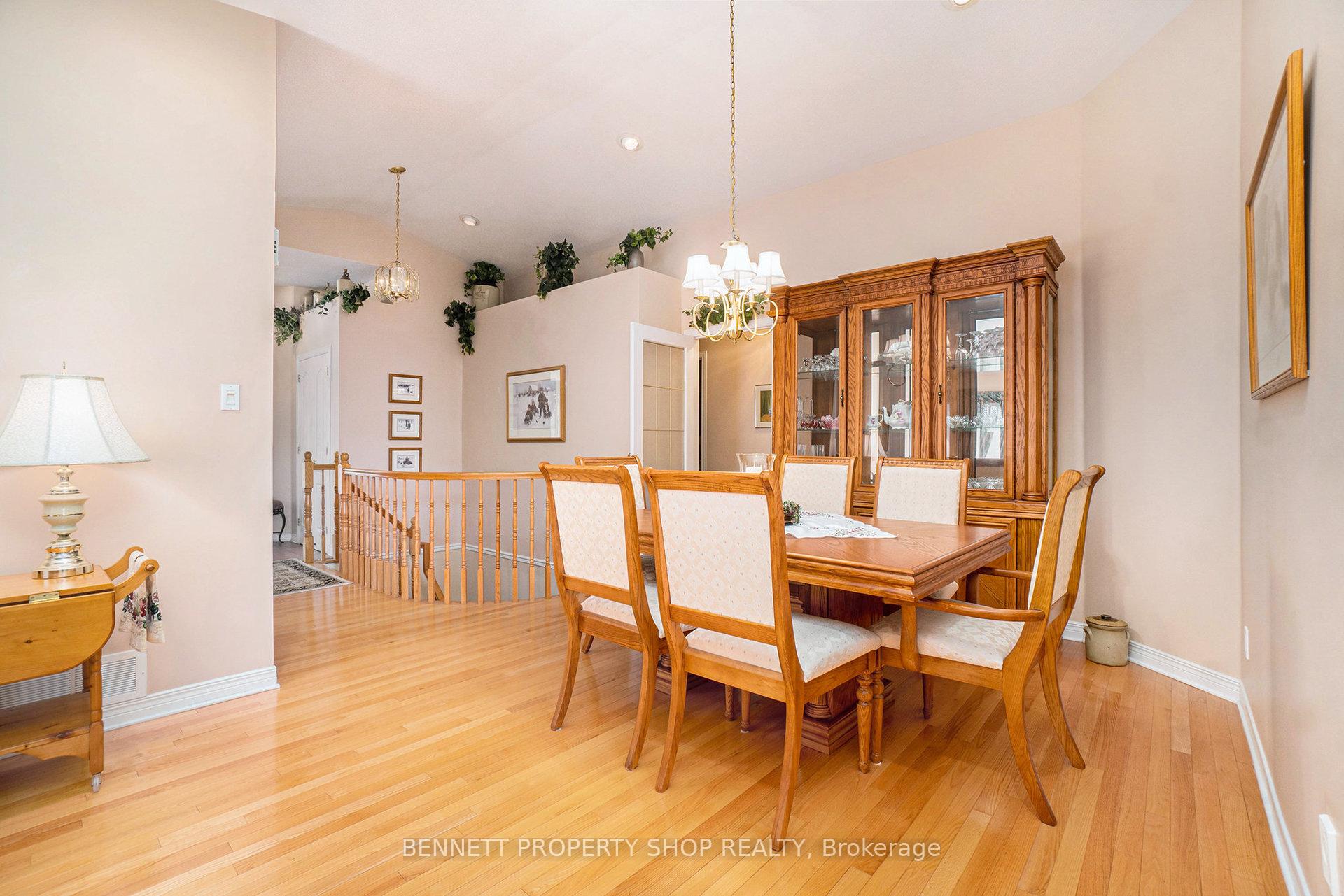 Photo 11 of 813 Hot Springs Way, Ottawa, Riverside South/Gloucester Glen — HOMEH