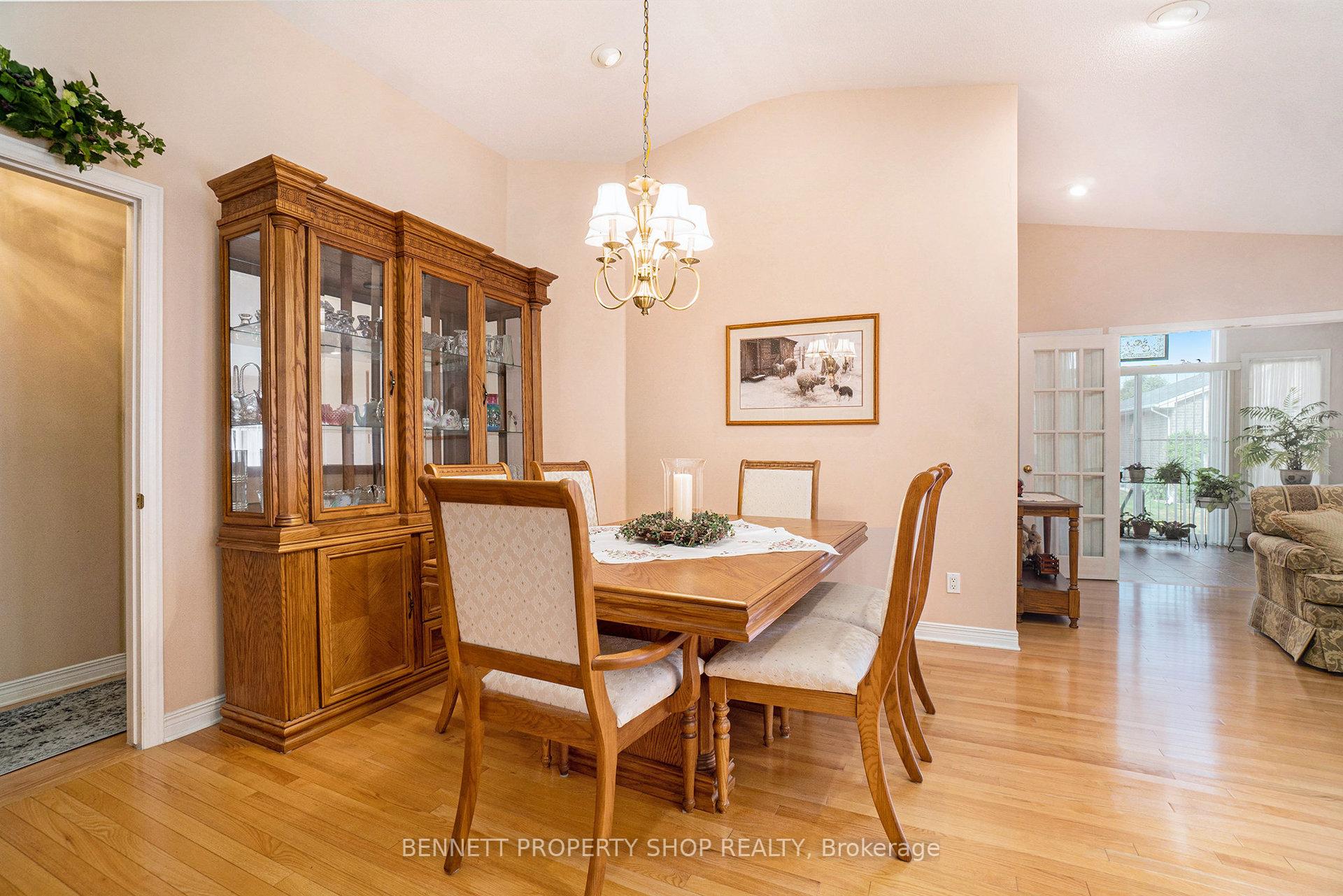 Photo 6 of 813 Hot Springs Way, Ottawa, Riverside South/Gloucester Glen — HOMEH