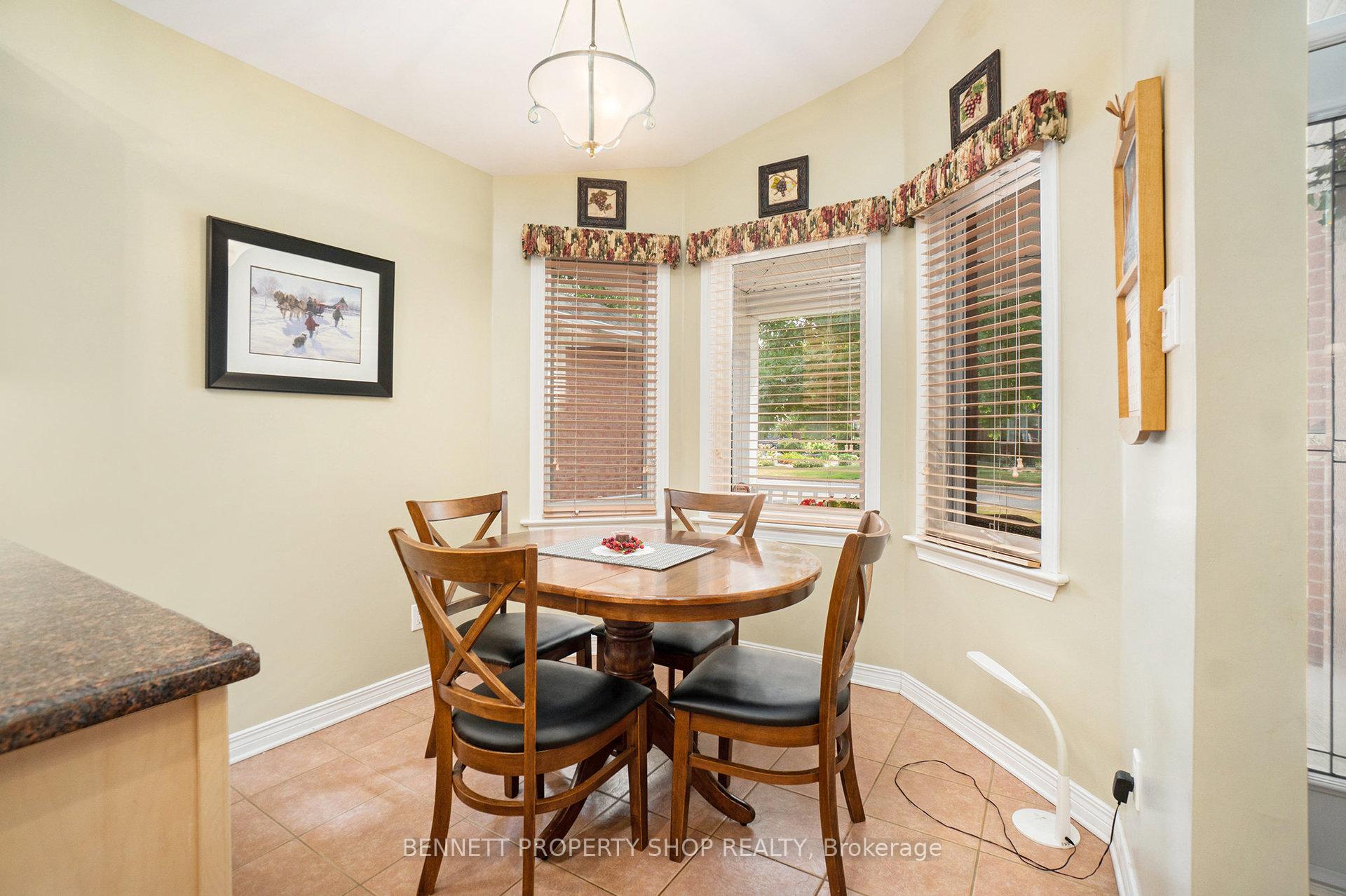 Photo 10 of 813 Hot Springs Way, Ottawa, Riverside South/Gloucester Glen — HOMEH