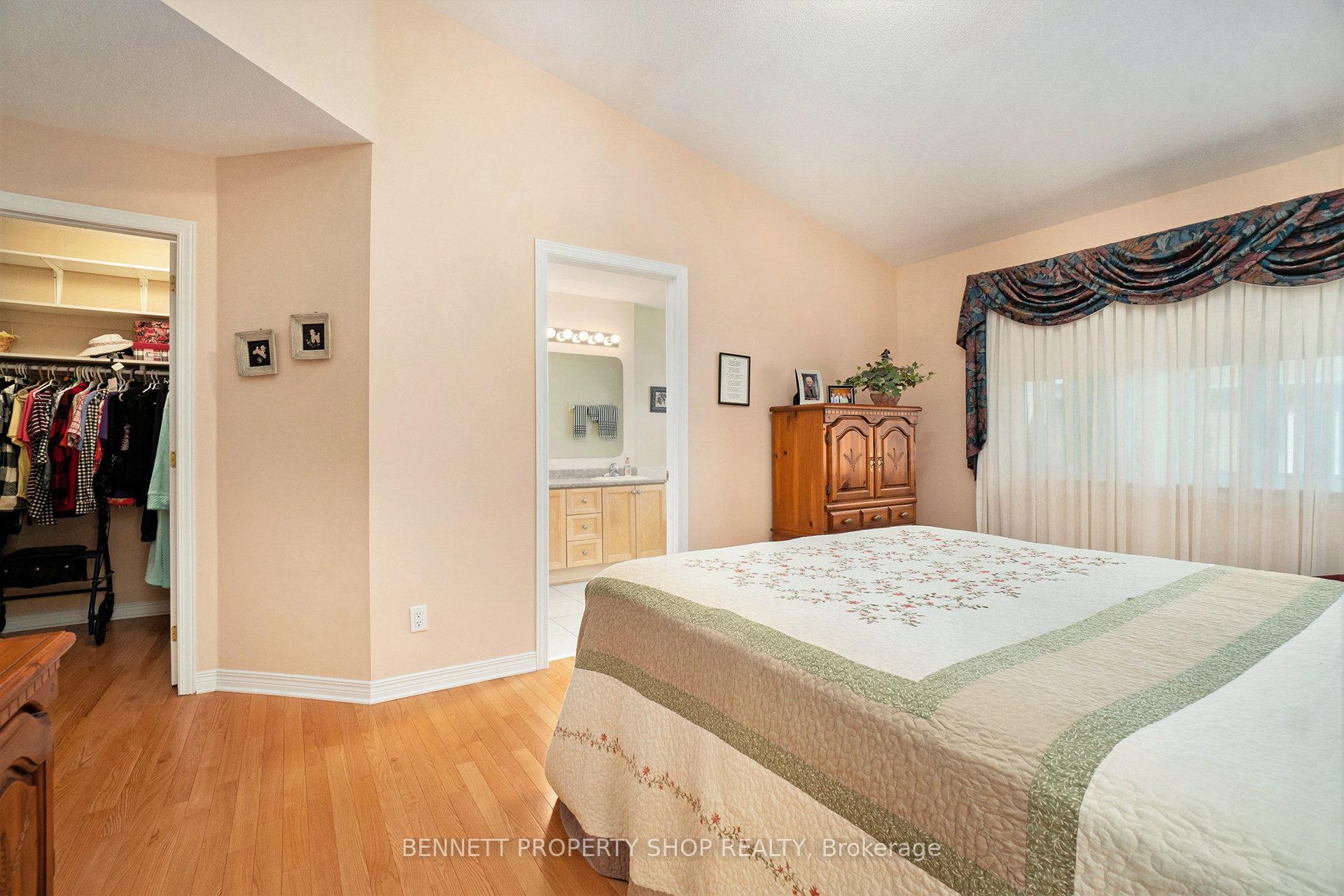 Photo 15 of 813 Hot Springs Way, Ottawa, Riverside South/Gloucester Glen — HOMEH