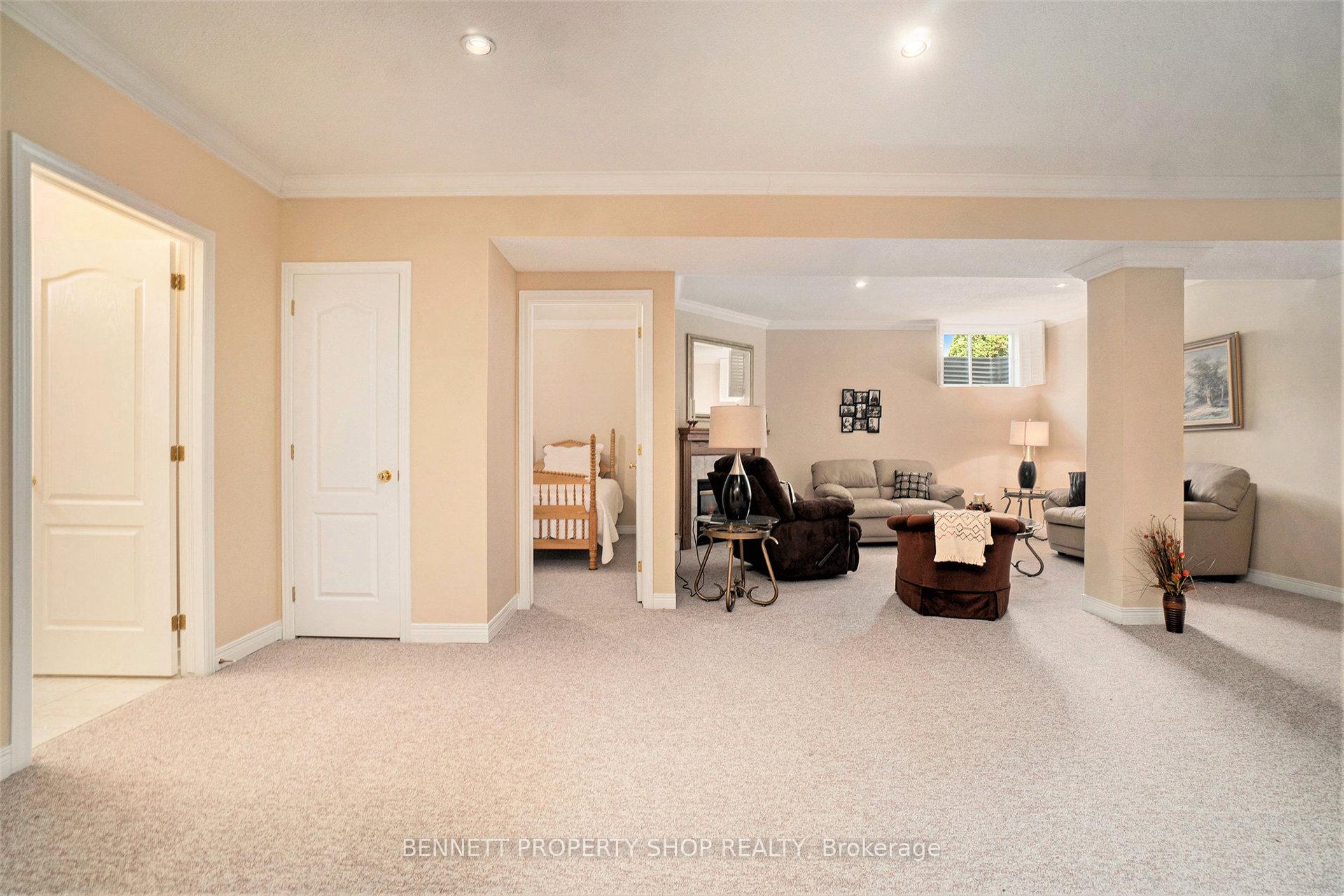 Photo 33 of 813 Hot Springs Way, Ottawa, Riverside South/Gloucester Glen — HOMEH