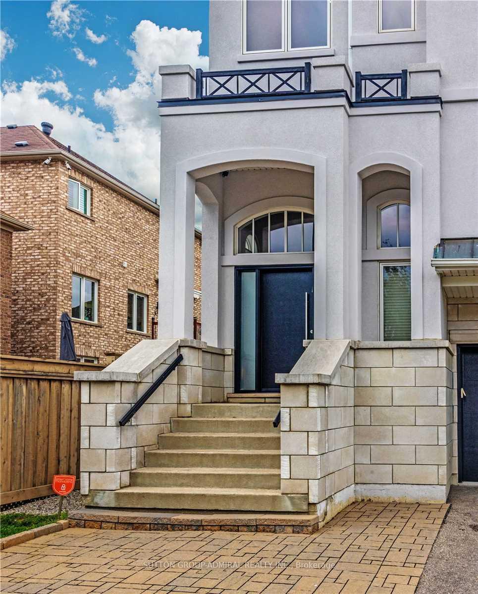 Photo 2 of 305 Ilan Ramon Boulevard, Vaughan, Patterson — HOMEH