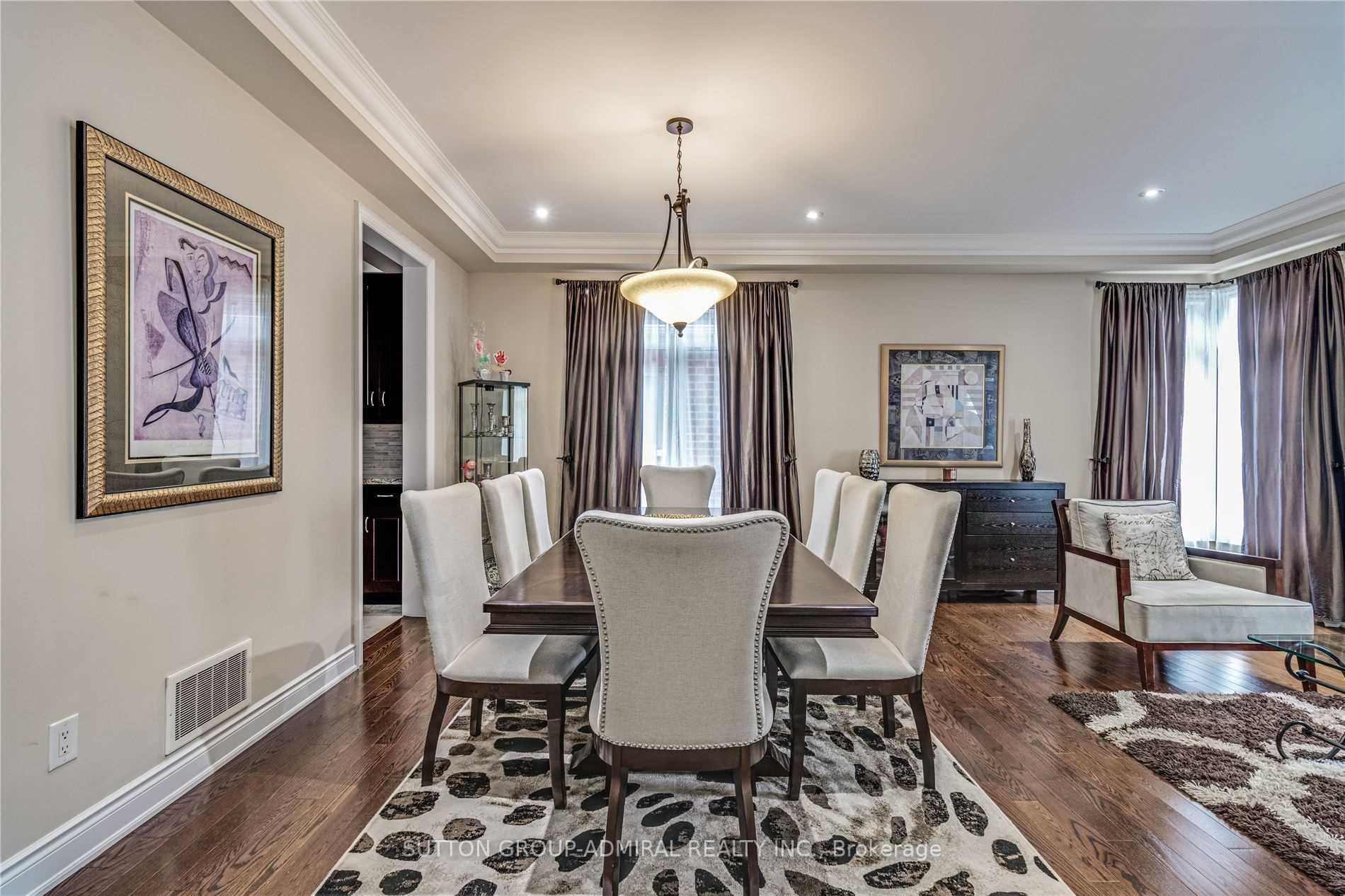 Photo 8 of 305 Ilan Ramon Boulevard, Vaughan, Patterson — HOMEH