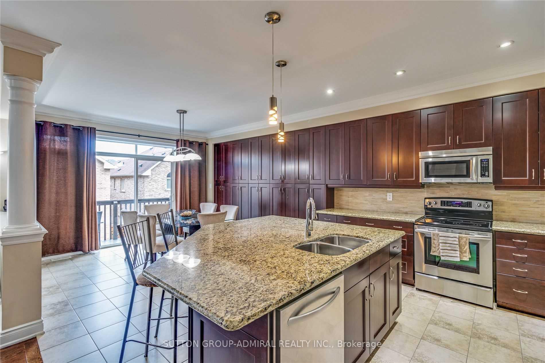 Photo 9 of 305 Ilan Ramon Boulevard, Vaughan, Patterson — HOMEH
