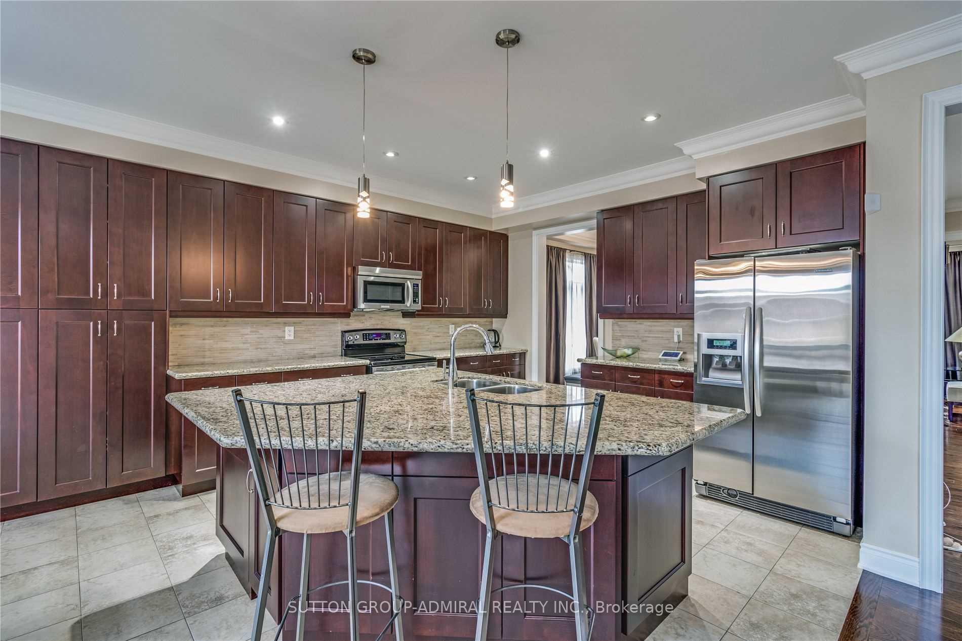 Photo 11 of 305 Ilan Ramon Boulevard, Vaughan, Patterson — HOMEH