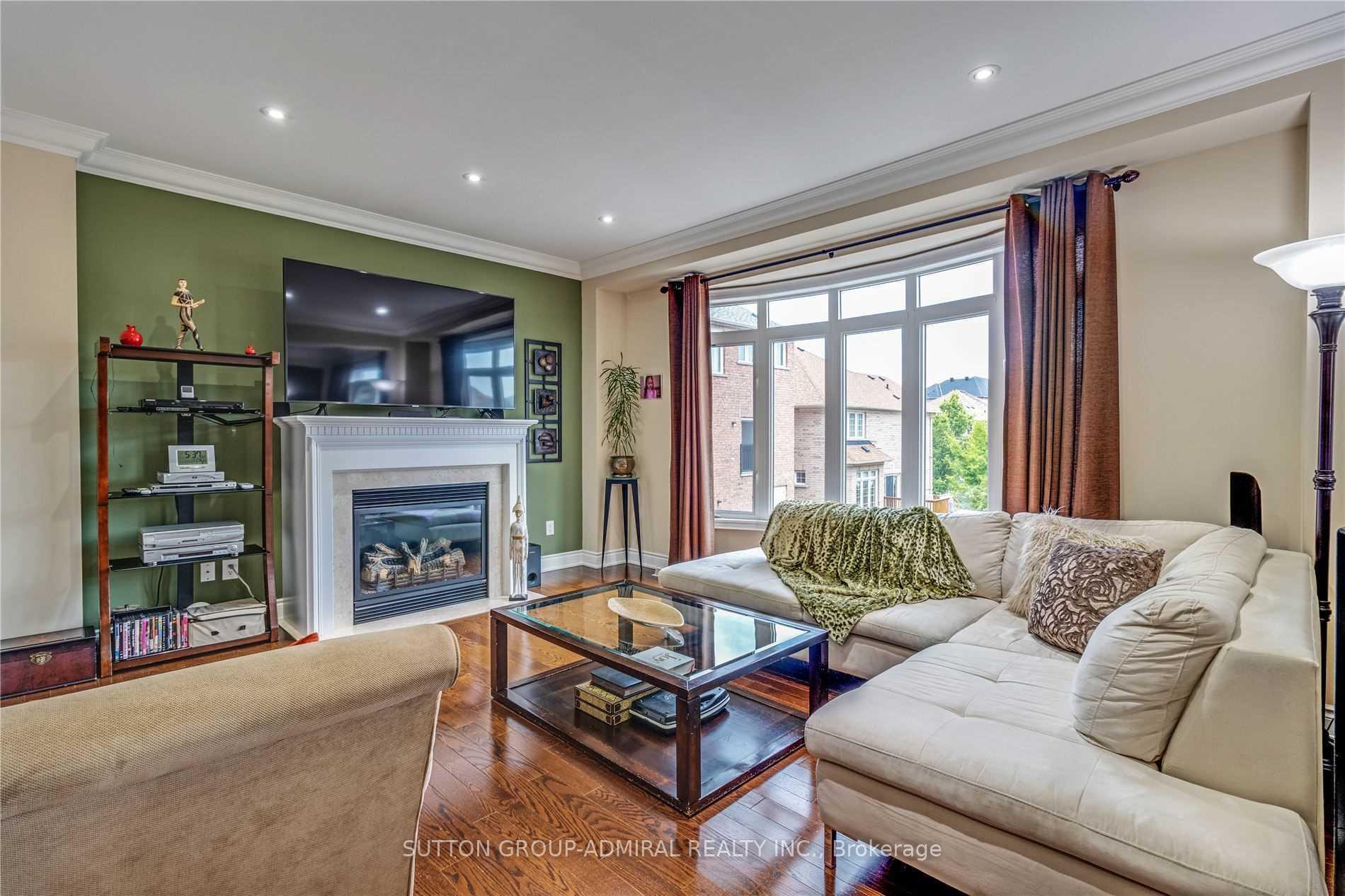 Photo 13 of 305 Ilan Ramon Boulevard, Vaughan, Patterson — HOMEH