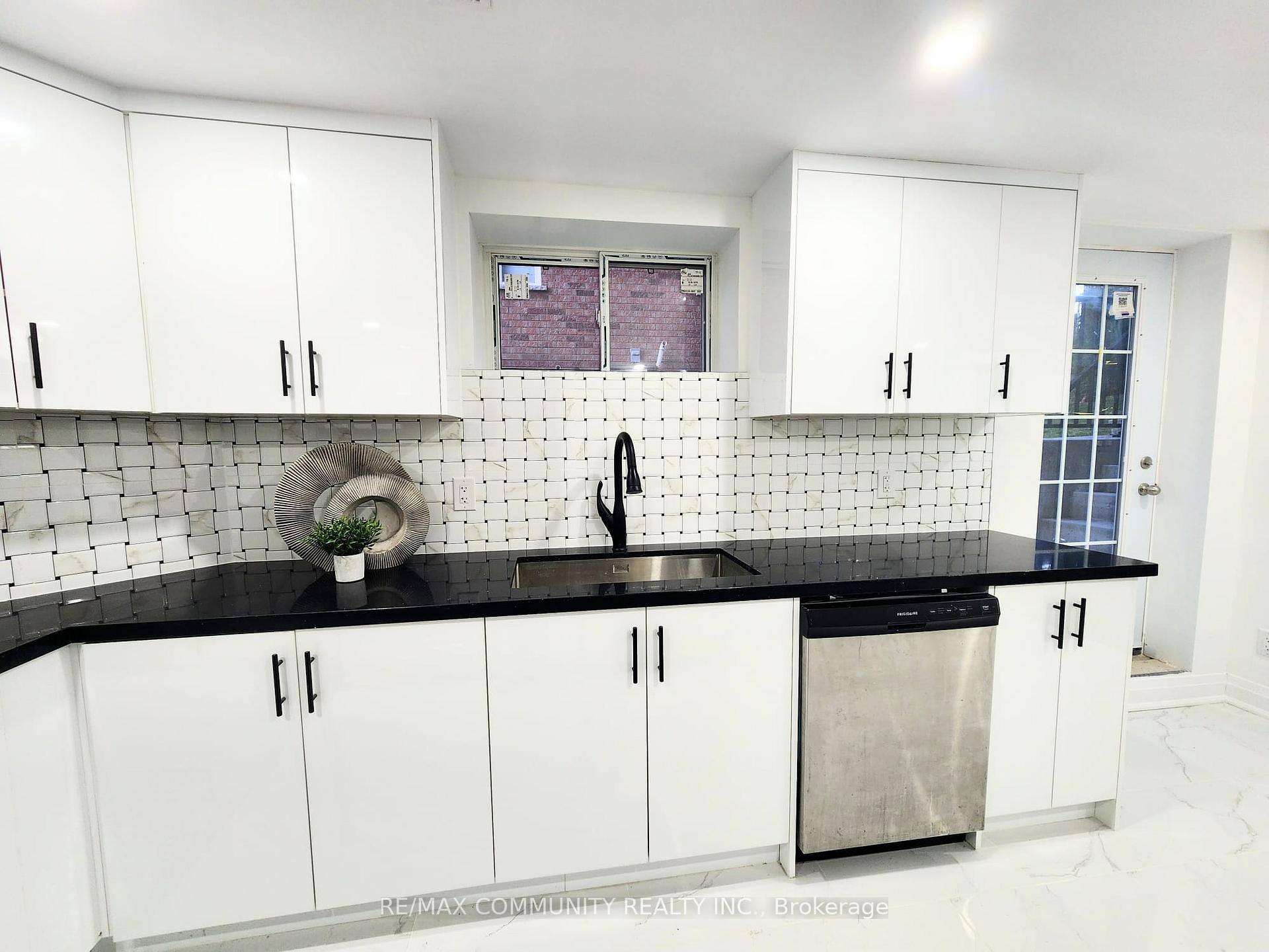 Photo 9 of Unit Bsmt, 83 Gloria Crescent, Whitby, Williamsburg — HOMEH
