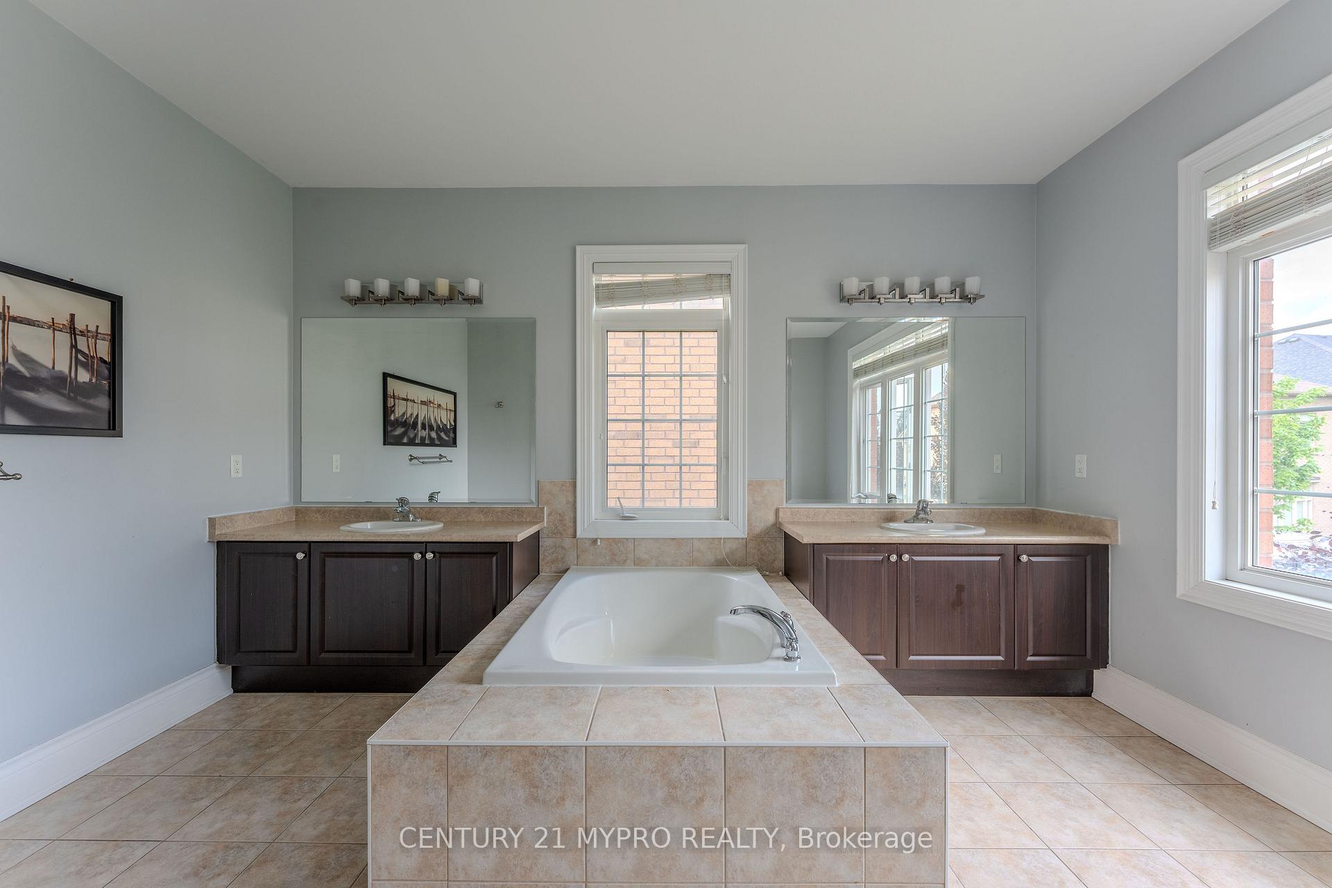 Photo 24 of 15 Parisienne Road, Vaughan, Vellore Village — HOMEH