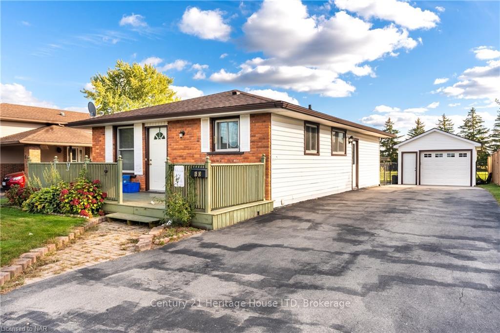Photo 2 of 60 Robert Street, Welland, Lincoln/Crowland — HOMEH