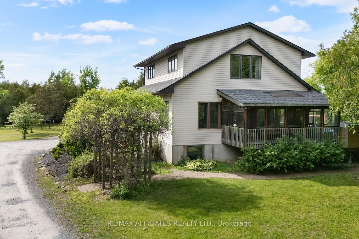 Photo 2 of 2128 10th Line, Beckwith, Beckwith Twp — HOMEH