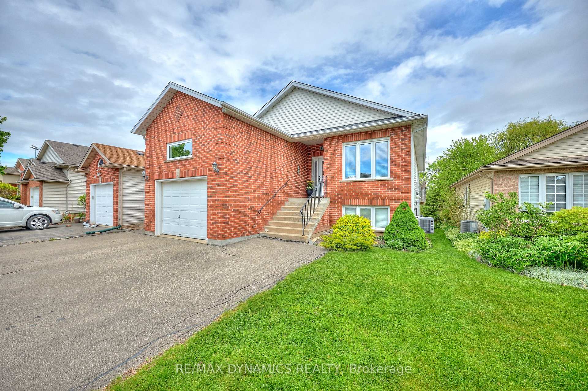 Photo 1 of 48 Gretel Place, Welland, N. Welland — HOMEH